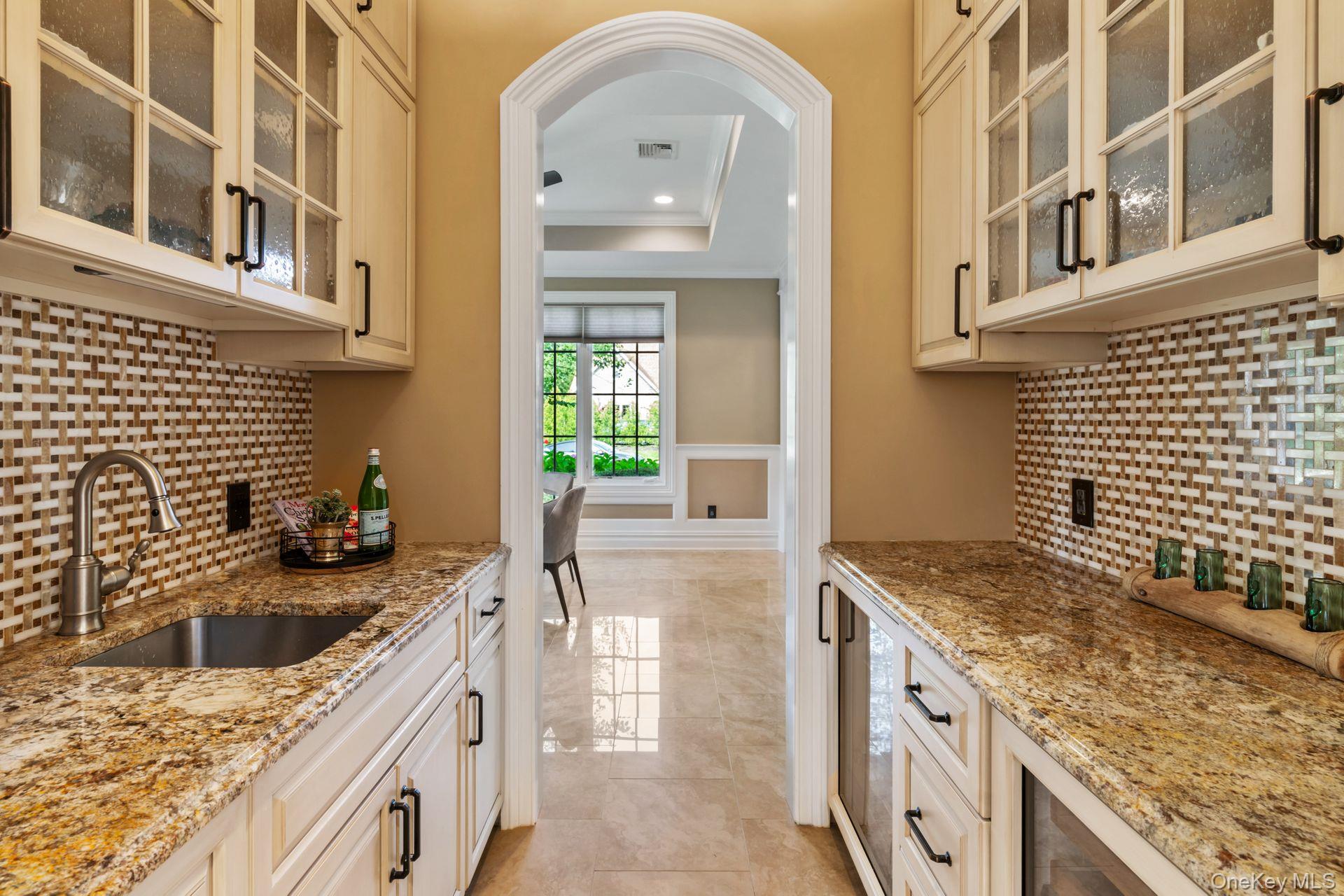 #19 photo, 11 Buckingham Court, Muttontown , NY 11791