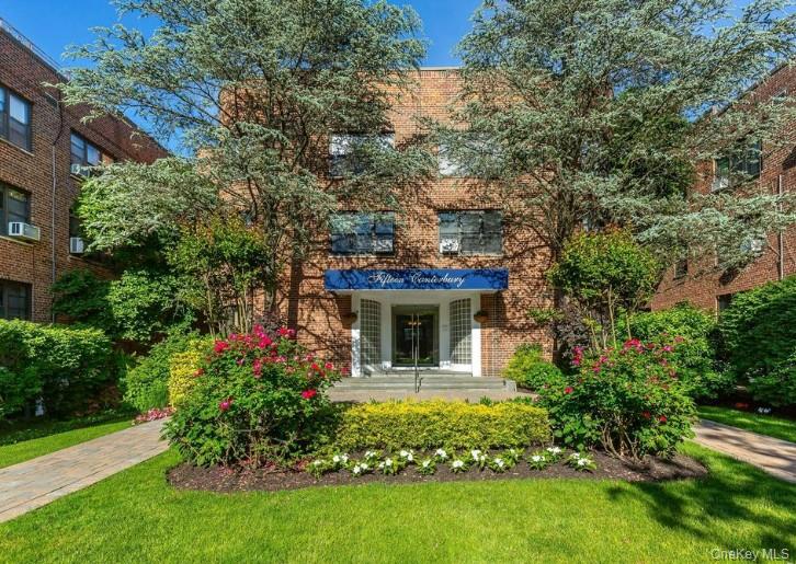 #1 photo, 15 Canterbury Road, Great Neck , NY 11021