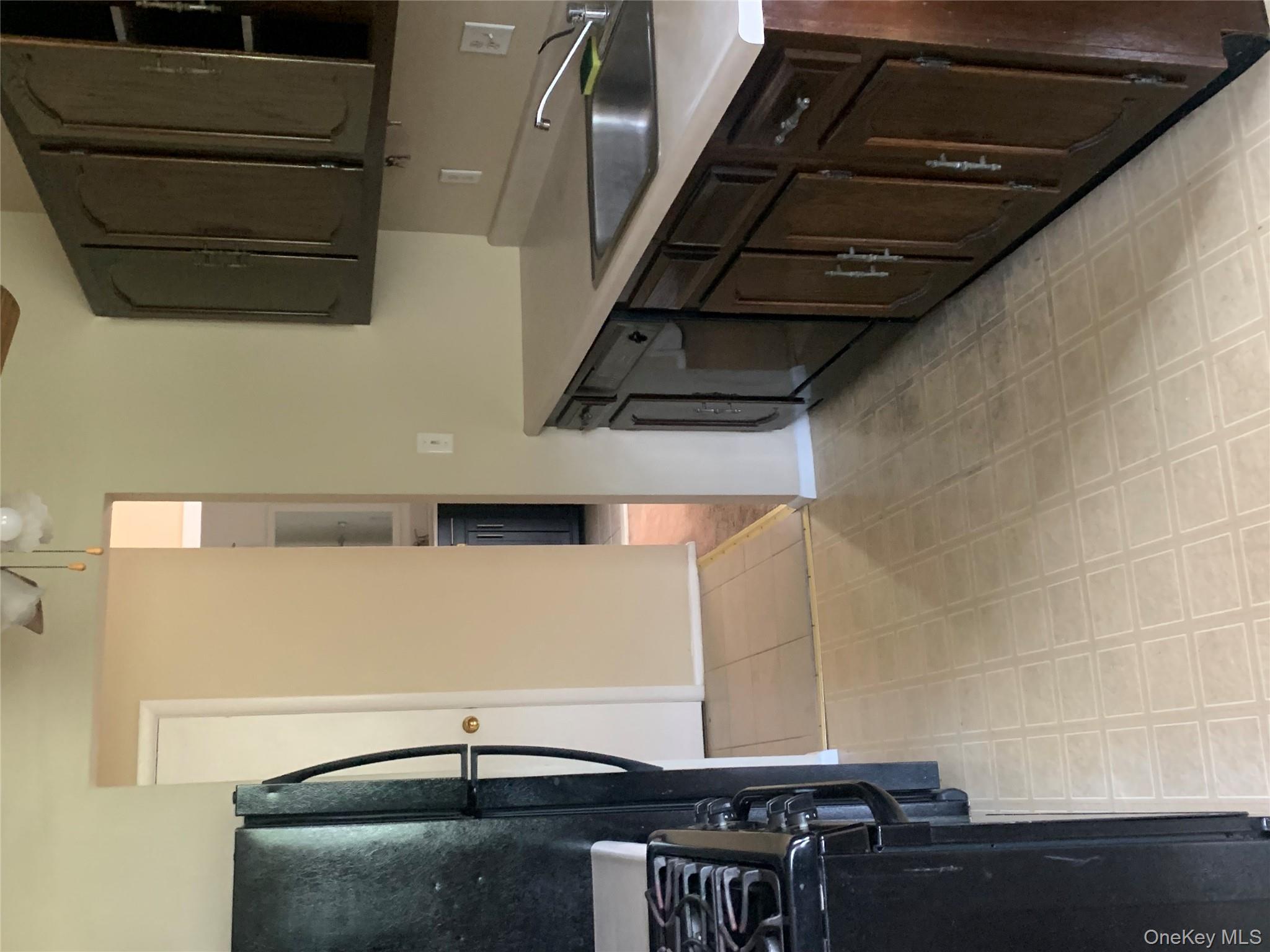 #4 photo, 23 DOXBURY LANE, Suffern , NY 10901