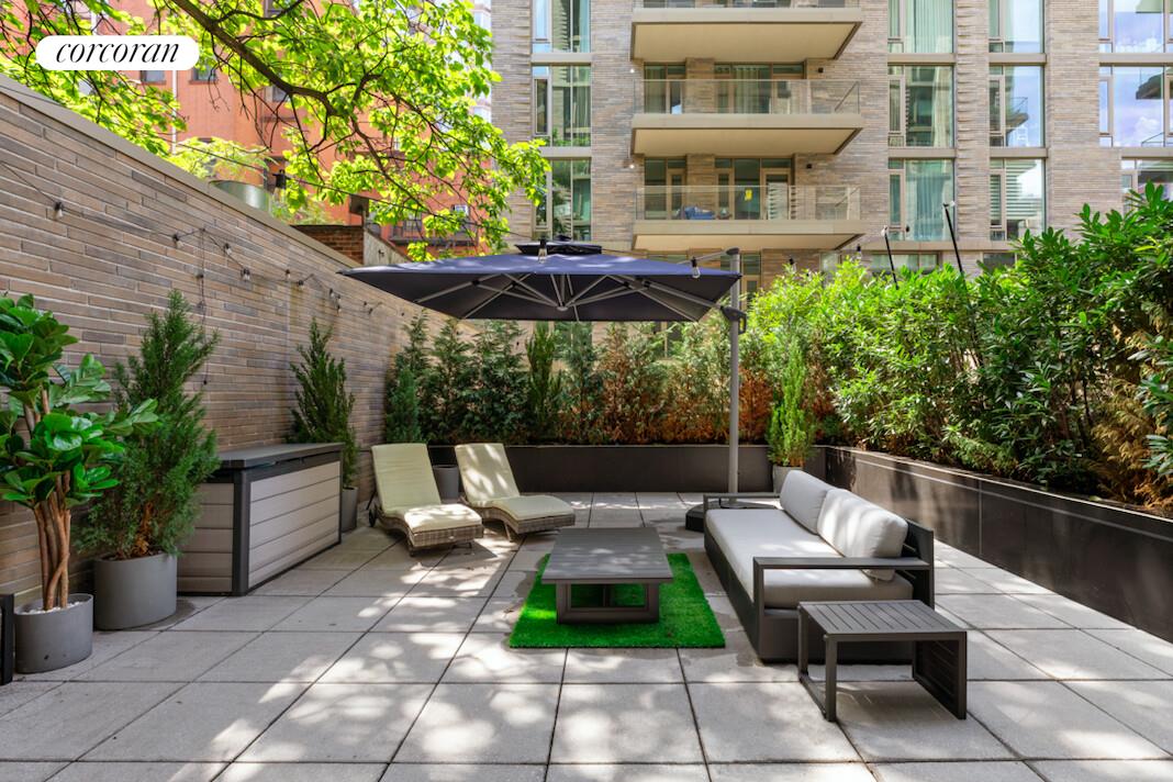 #1 photo, 505 W 43RD Street, マンハッタン Hells Kitchen , NY 10036