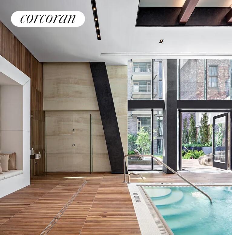 #13 photo, 505 W 43RD Street, マンハッタン Hells Kitchen , NY 10036