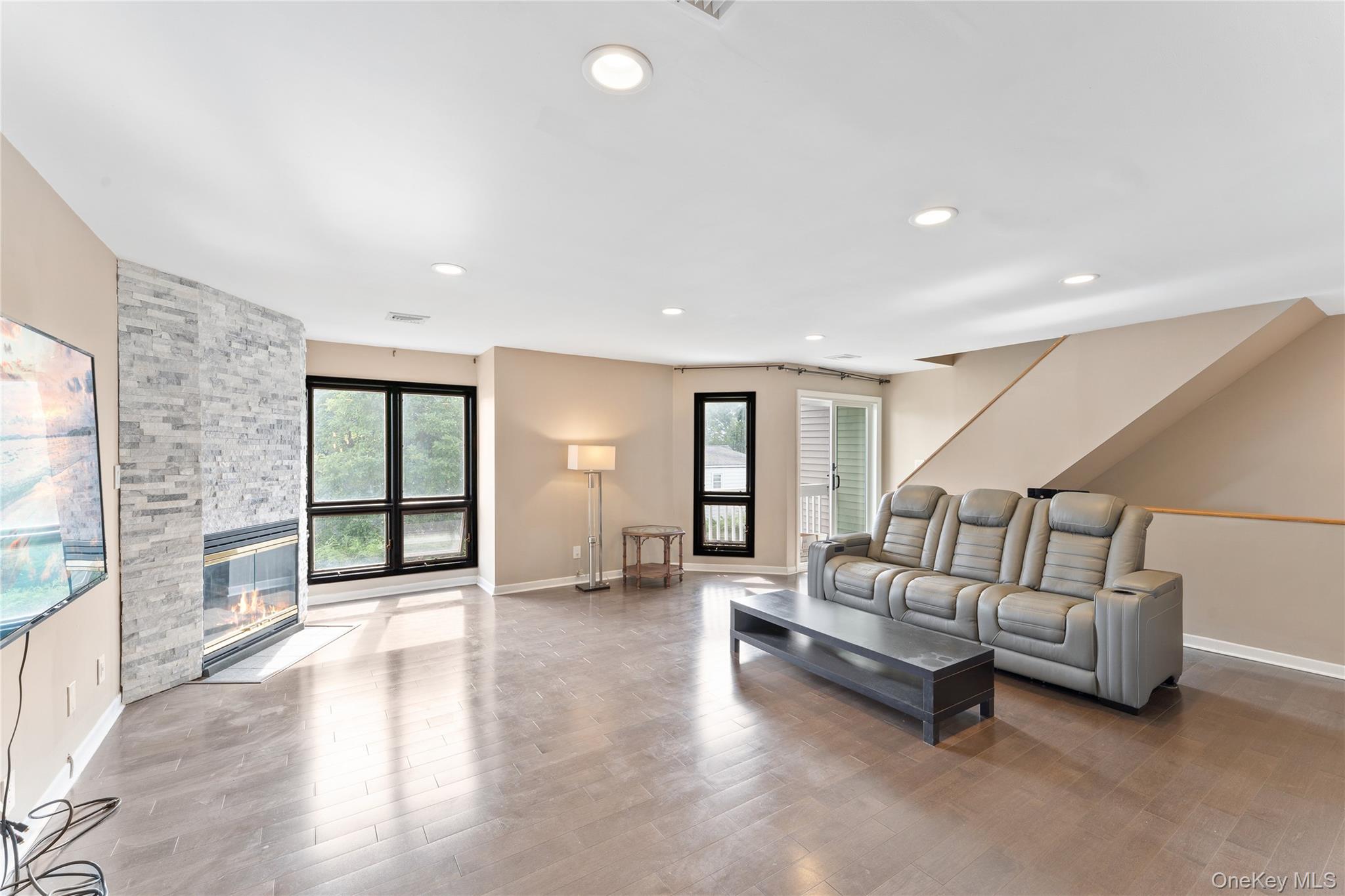 #3 photo, 147 I U Willets Road, ナッソー郡 Albertson , NY 11507