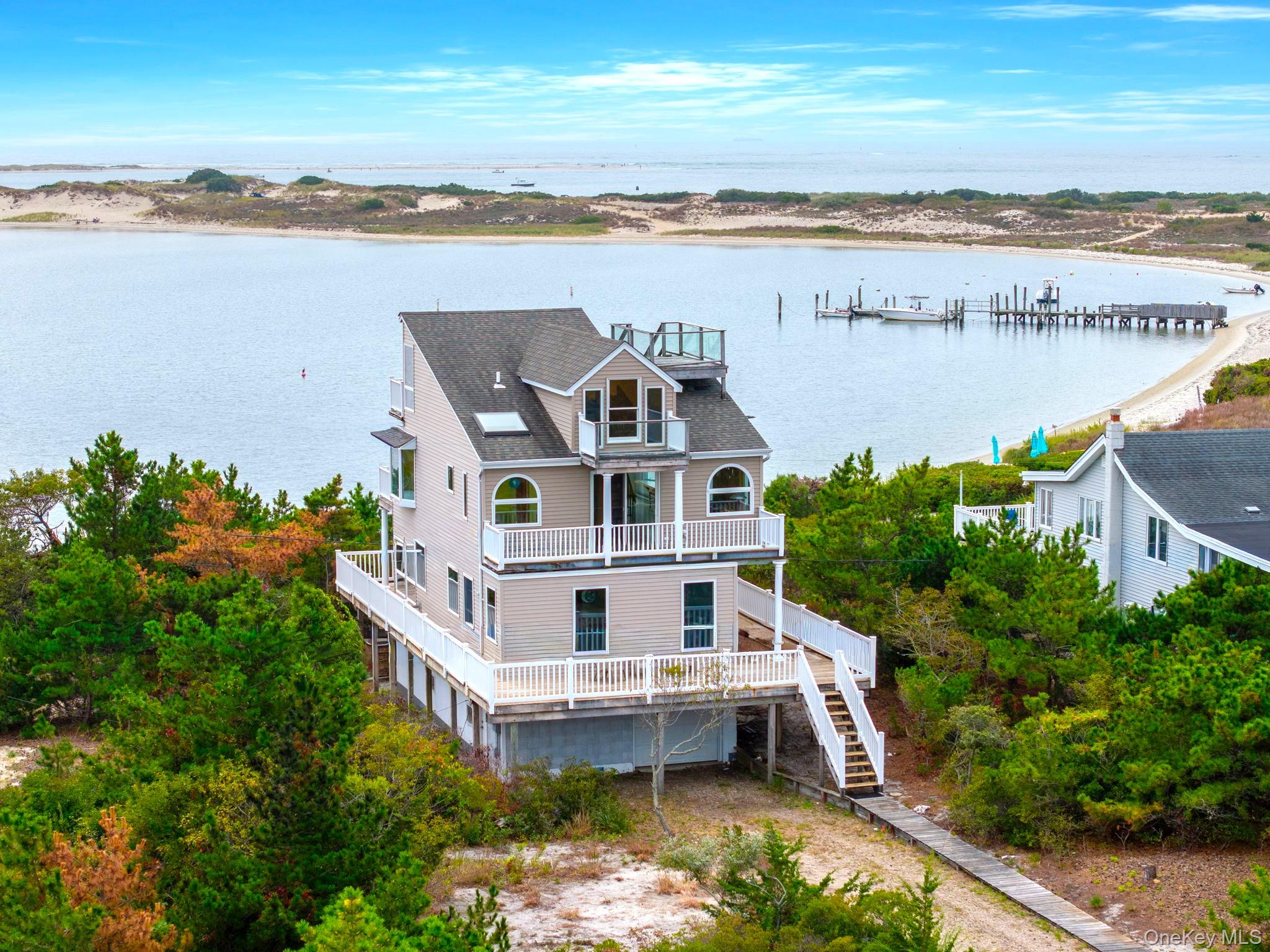 #1 photo, 240A Oak Beach Road, サフォーク郡 Babylon , NY 11702