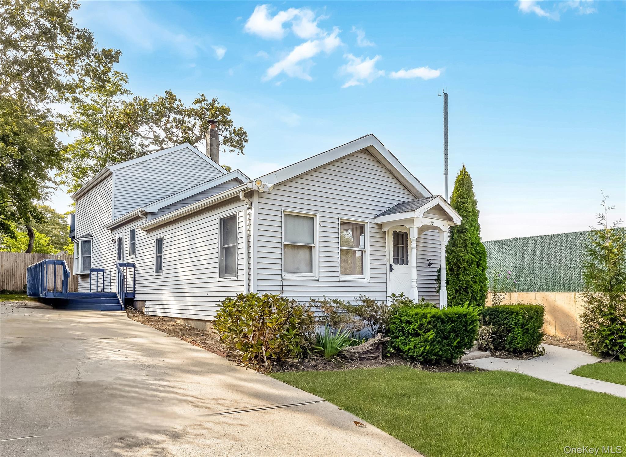 #2 photo, 38 Woodmont Place, Farmingville , NY 11738