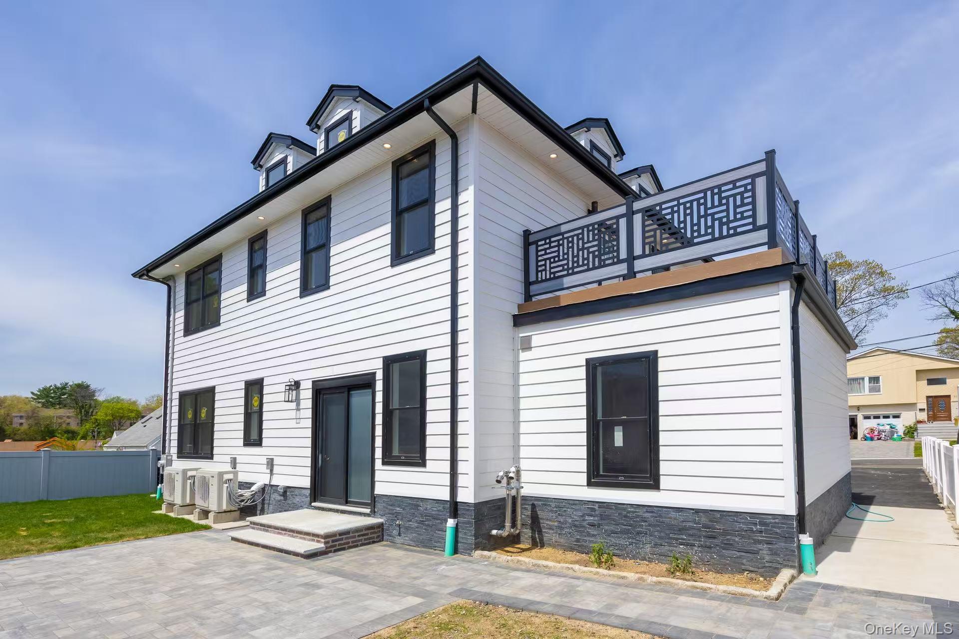 #4 photo, 20 Genevieve Place, Great Neck , NY 11021