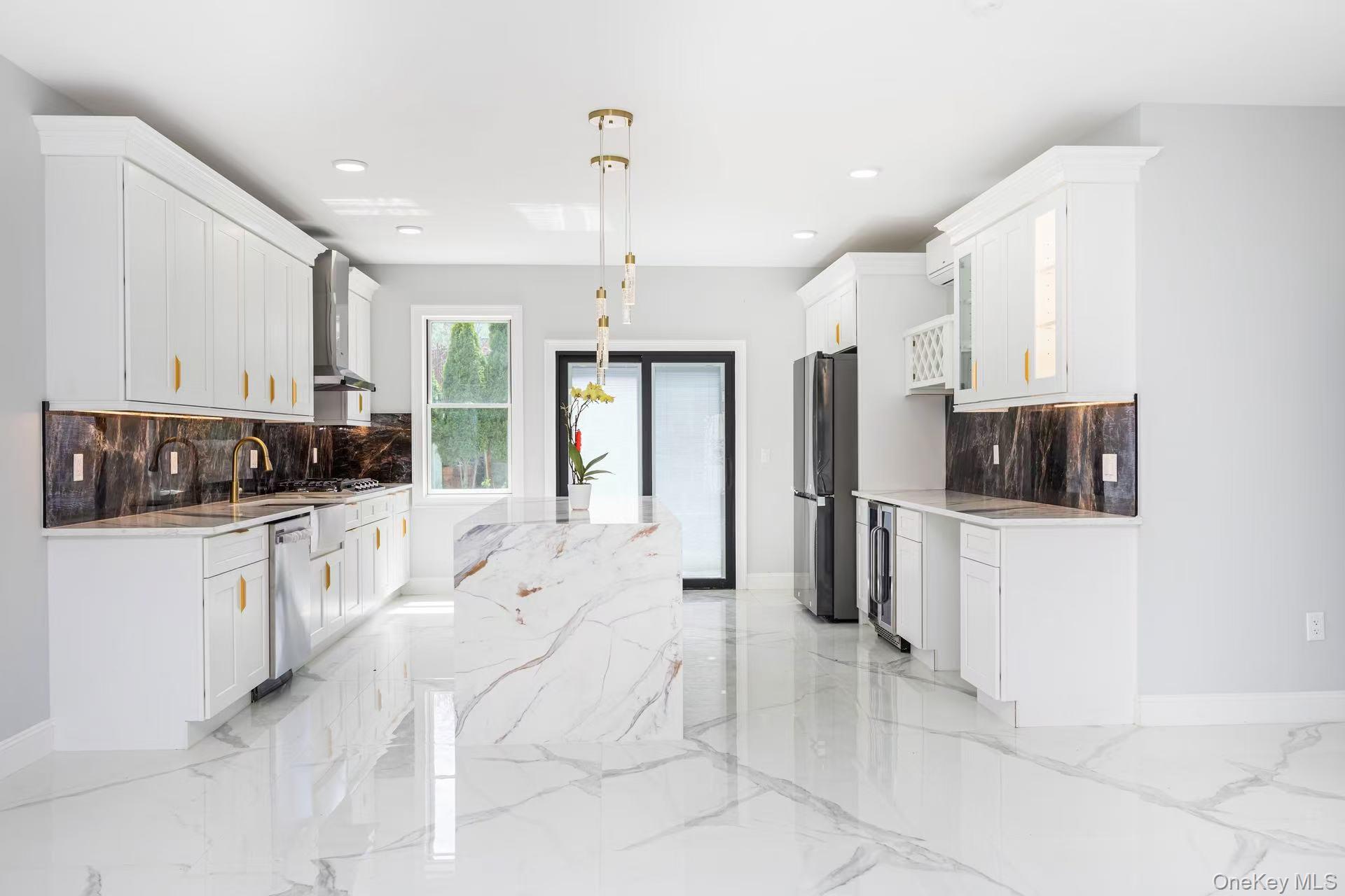 #5 photo, 20 Genevieve Place, Great Neck , NY 11021