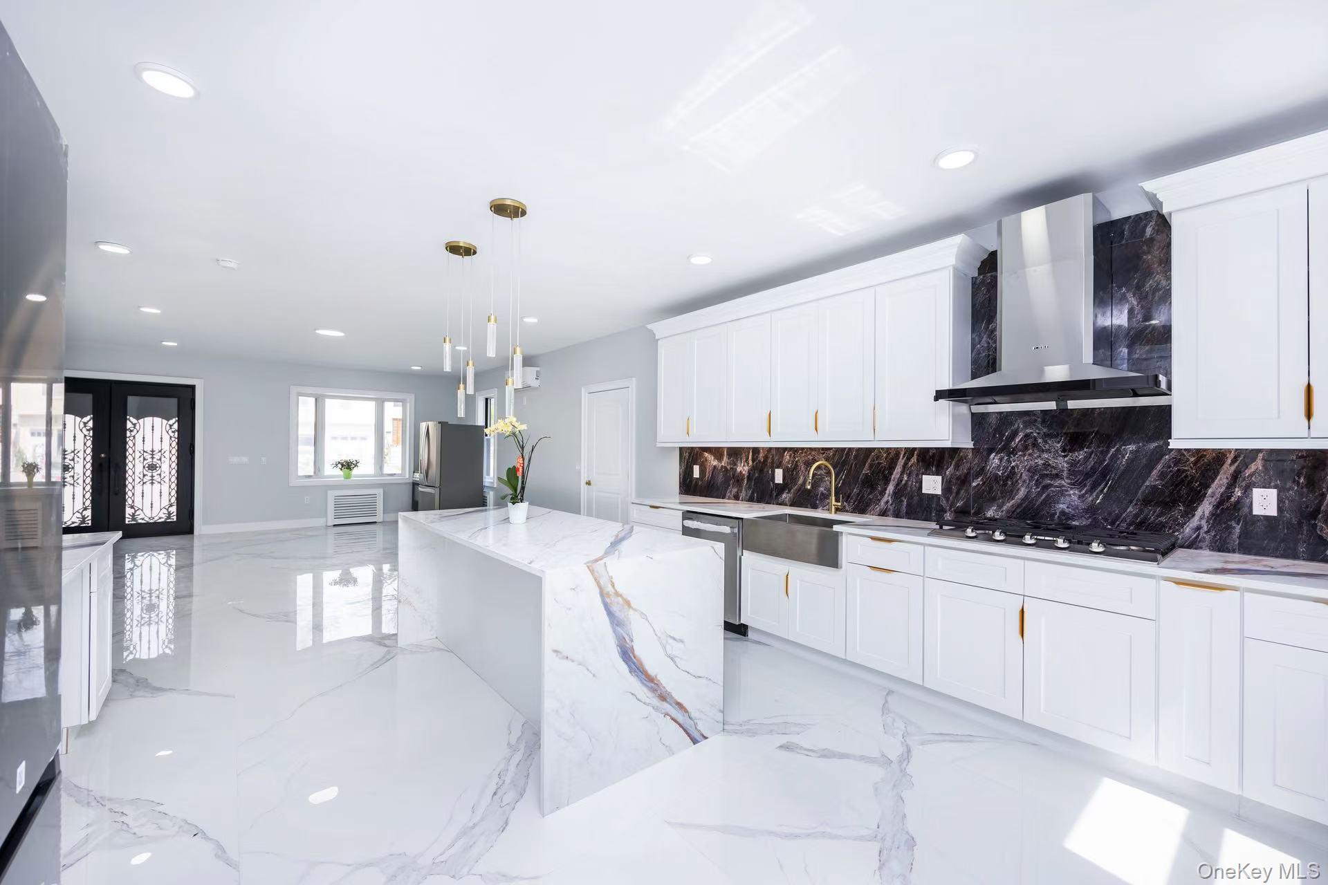 #7 photo, 20 Genevieve Place, Great Neck , NY 11021