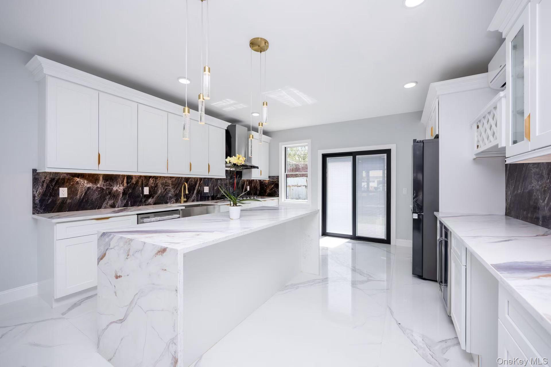 #8 photo, 20 Genevieve Place, Great Neck , NY 11021