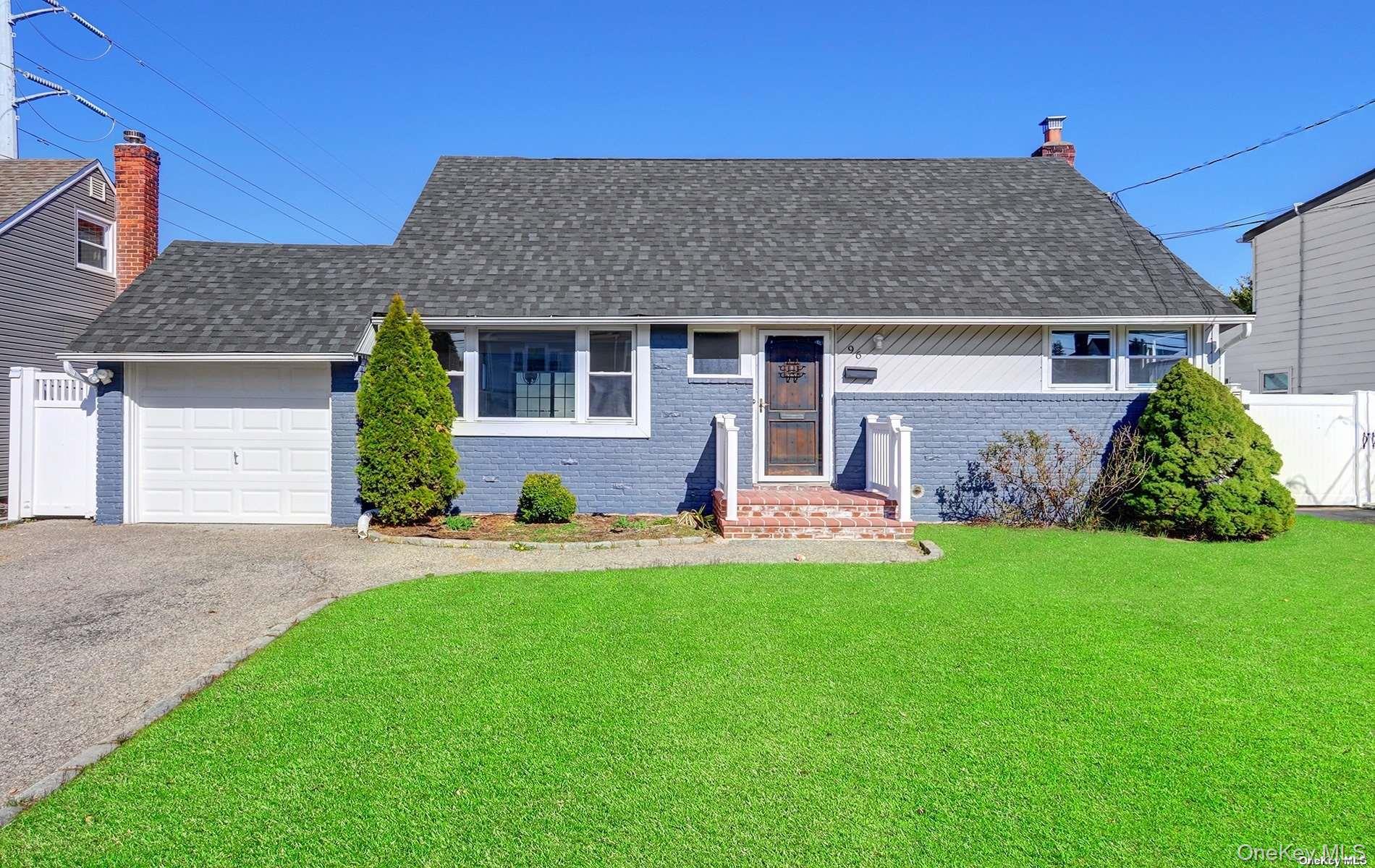 #1 photo, 96 S Windhorst Avenue, Bethpage , NY 11714