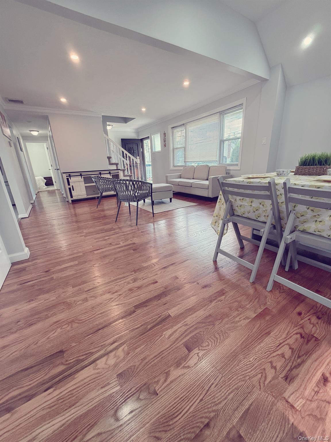 #5 photo, 96 S Windhorst Avenue, Bethpage , NY 11714