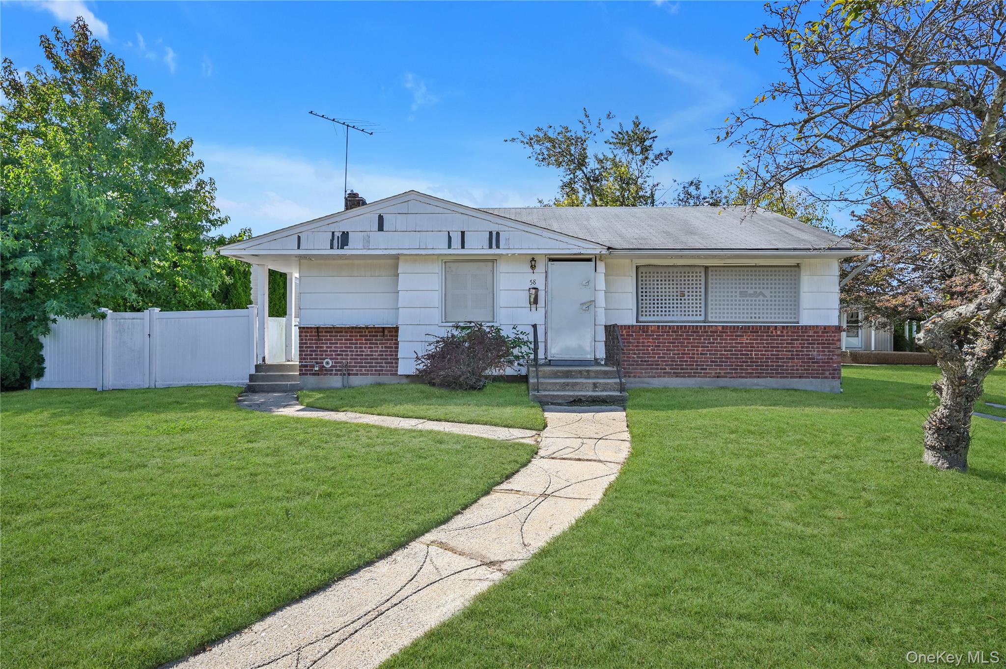 #1 photo, 58 Amherst Lane, Hicksville , NY 11801