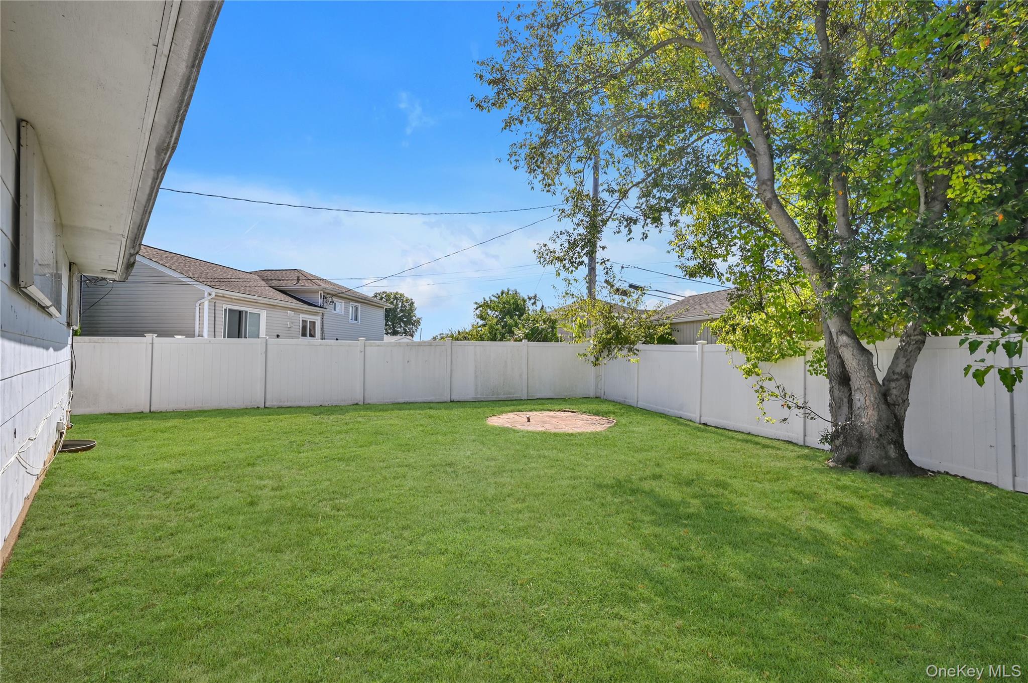 #13 photo, 58 Amherst Lane, Hicksville , NY 11801