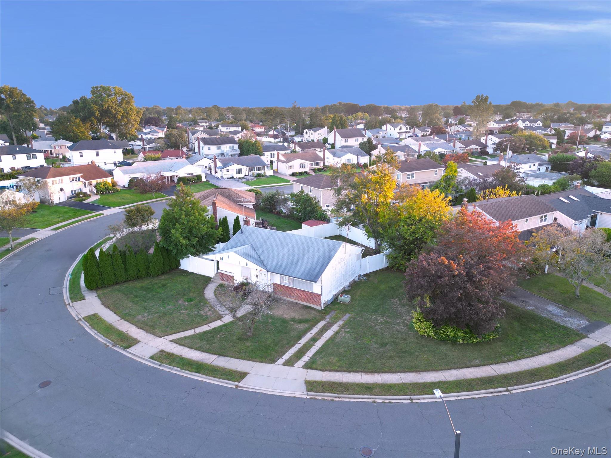 #19 photo, 58 Amherst Lane, Hicksville , NY 11801