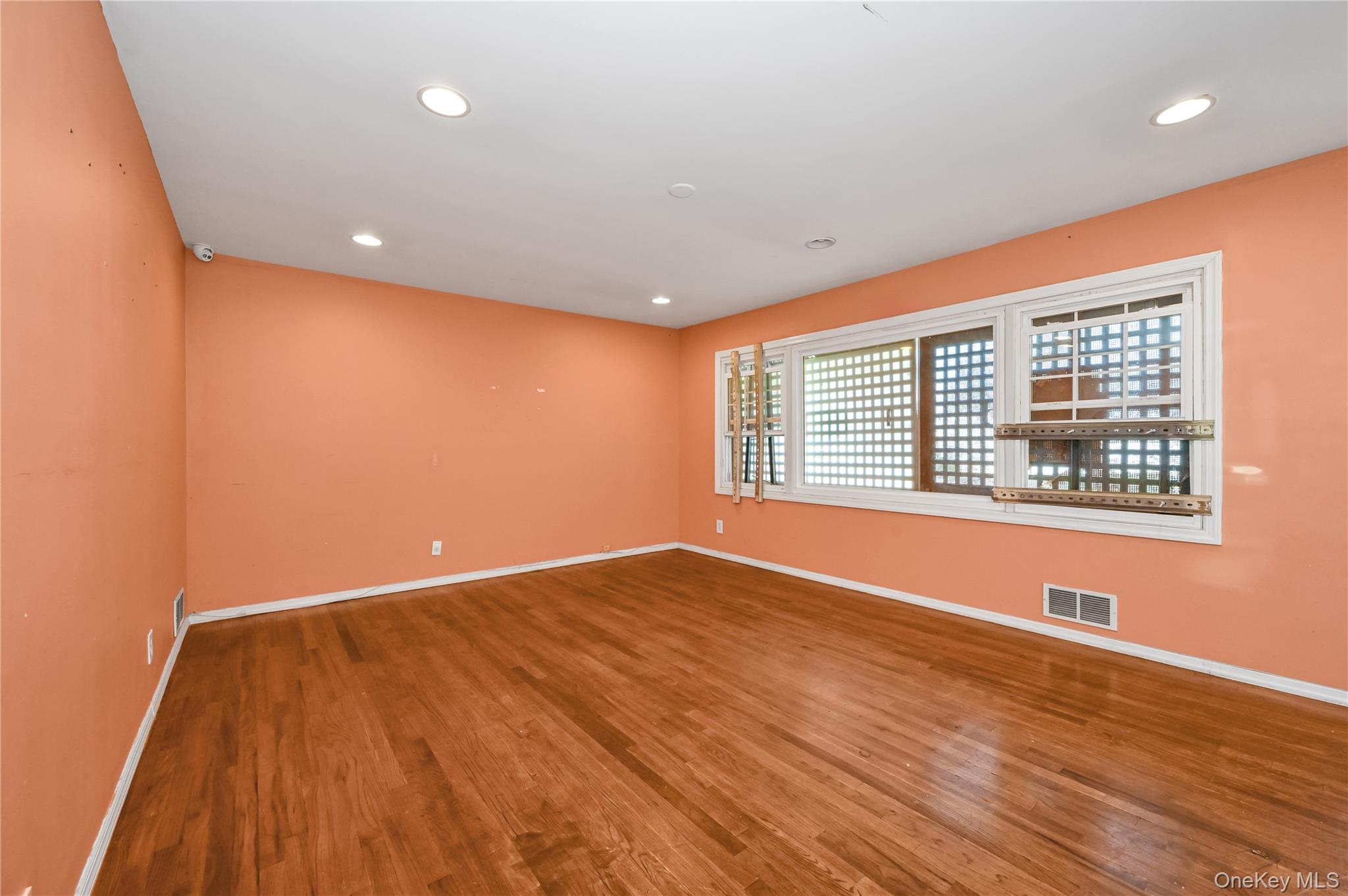 #2 photo, 58 Amherst Lane, Hicksville , NY 11801