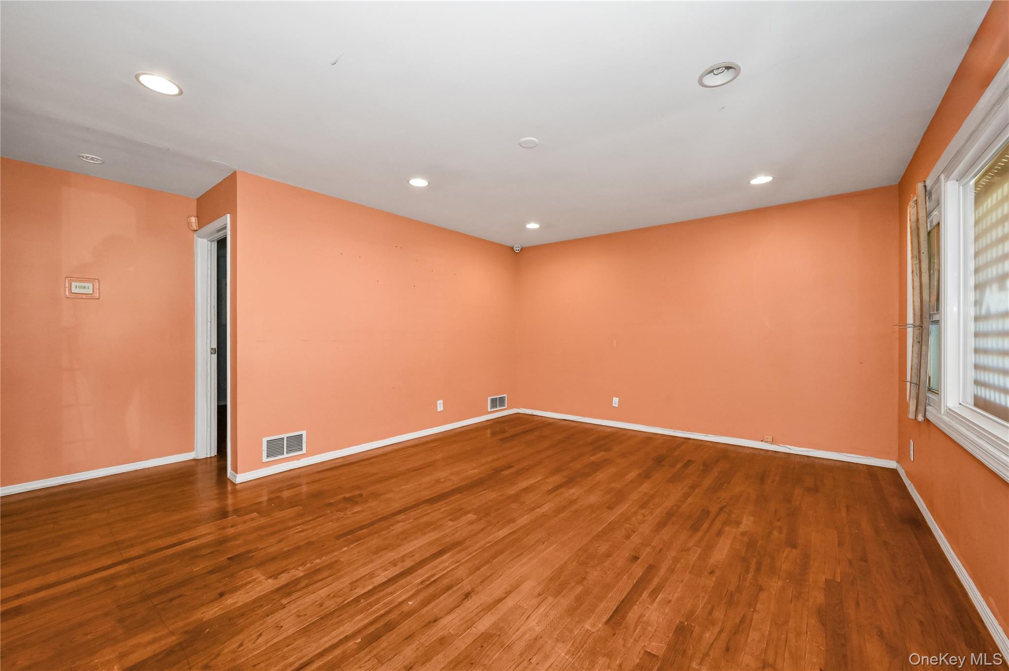 #3 photo, 58 Amherst Lane, Hicksville , NY 11801