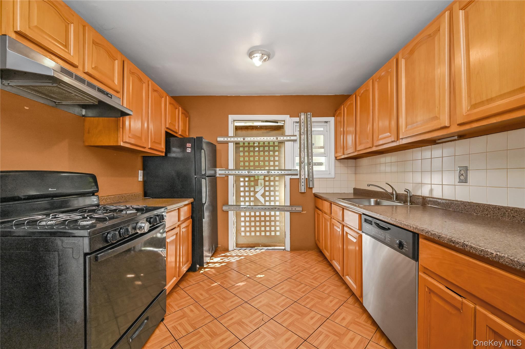 #5 photo, 58 Amherst Lane, Hicksville , NY 11801