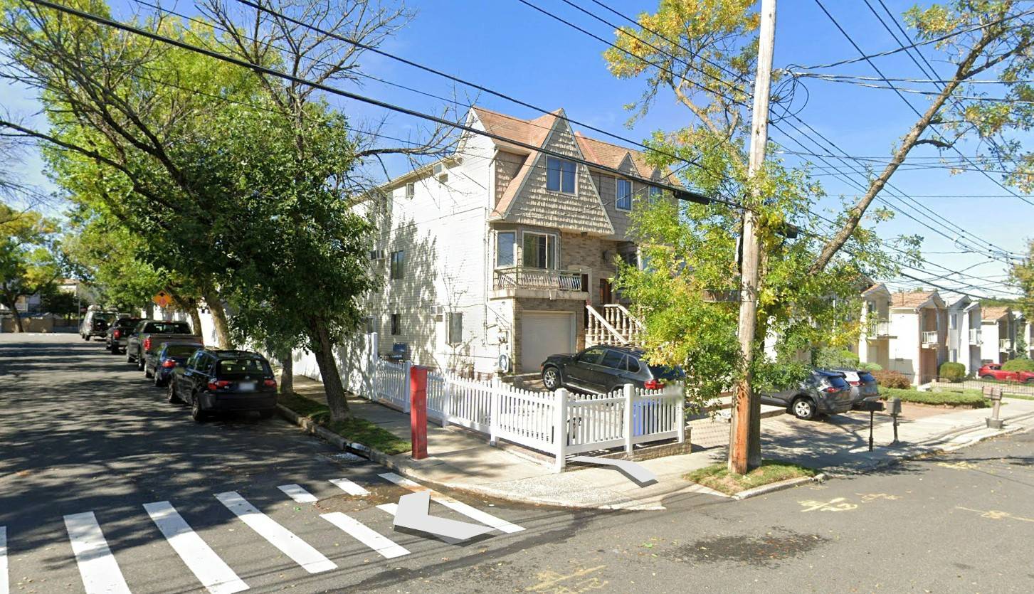 #3 photo, 352 GRANTWOOD AVE., STATEN ISLAND , NY 10312