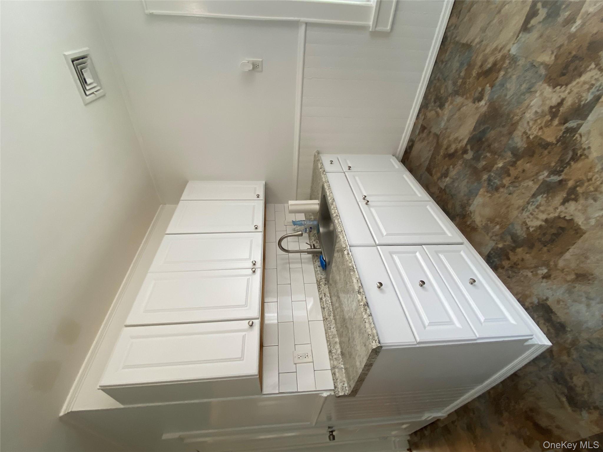 #6 photo, 21 Lincoln Avenue, Poughkeepsie , NY 12601