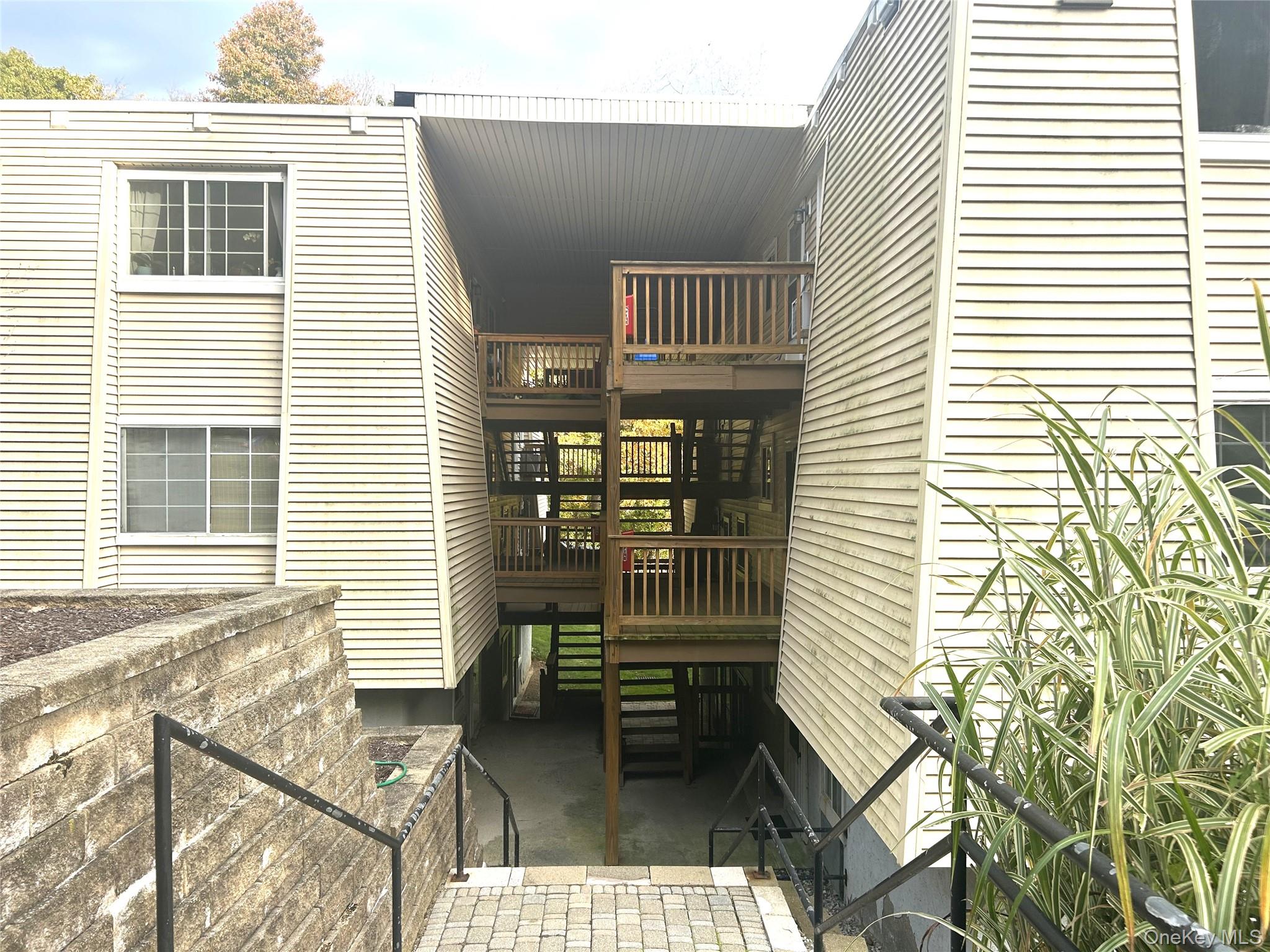 #3 photo, 417 Fox Run Lane, Carmel , NY 10512