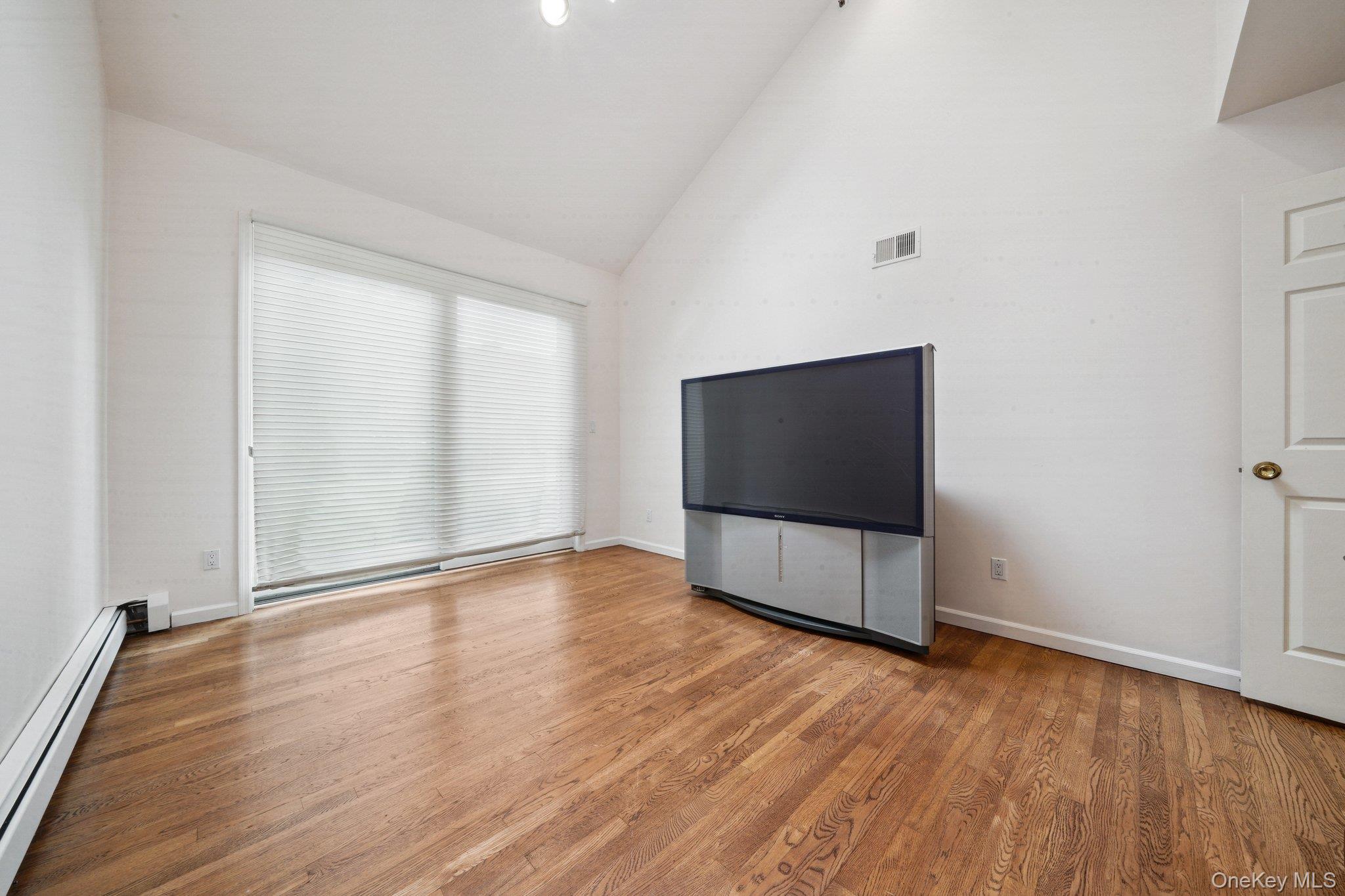 #13 photo, 48 Westchester View Lane, White Plains , NY 10607