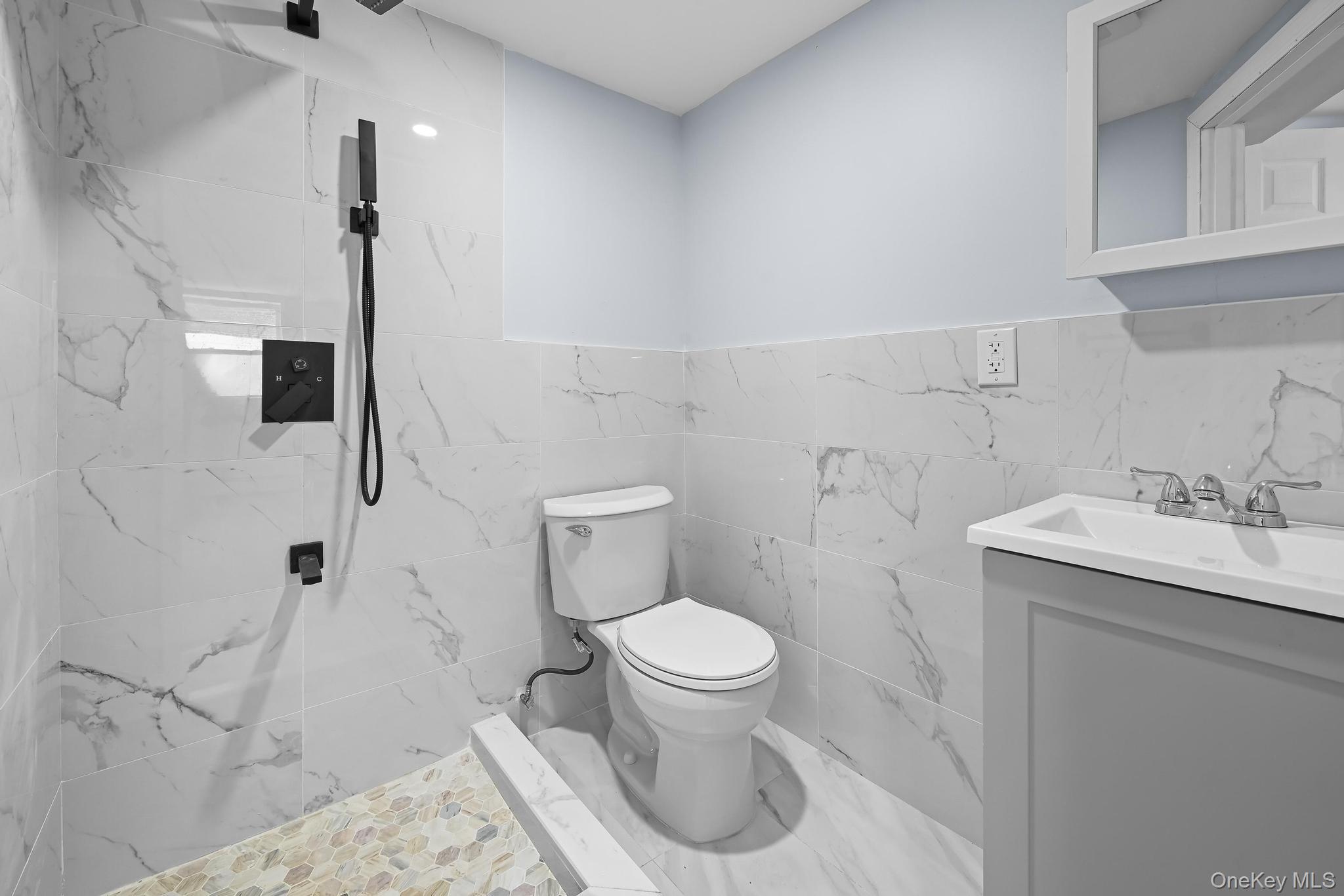 #17 photo, 90-04 24th Road, 뉴욕퀸즈 East Elmhurst , NY 11369