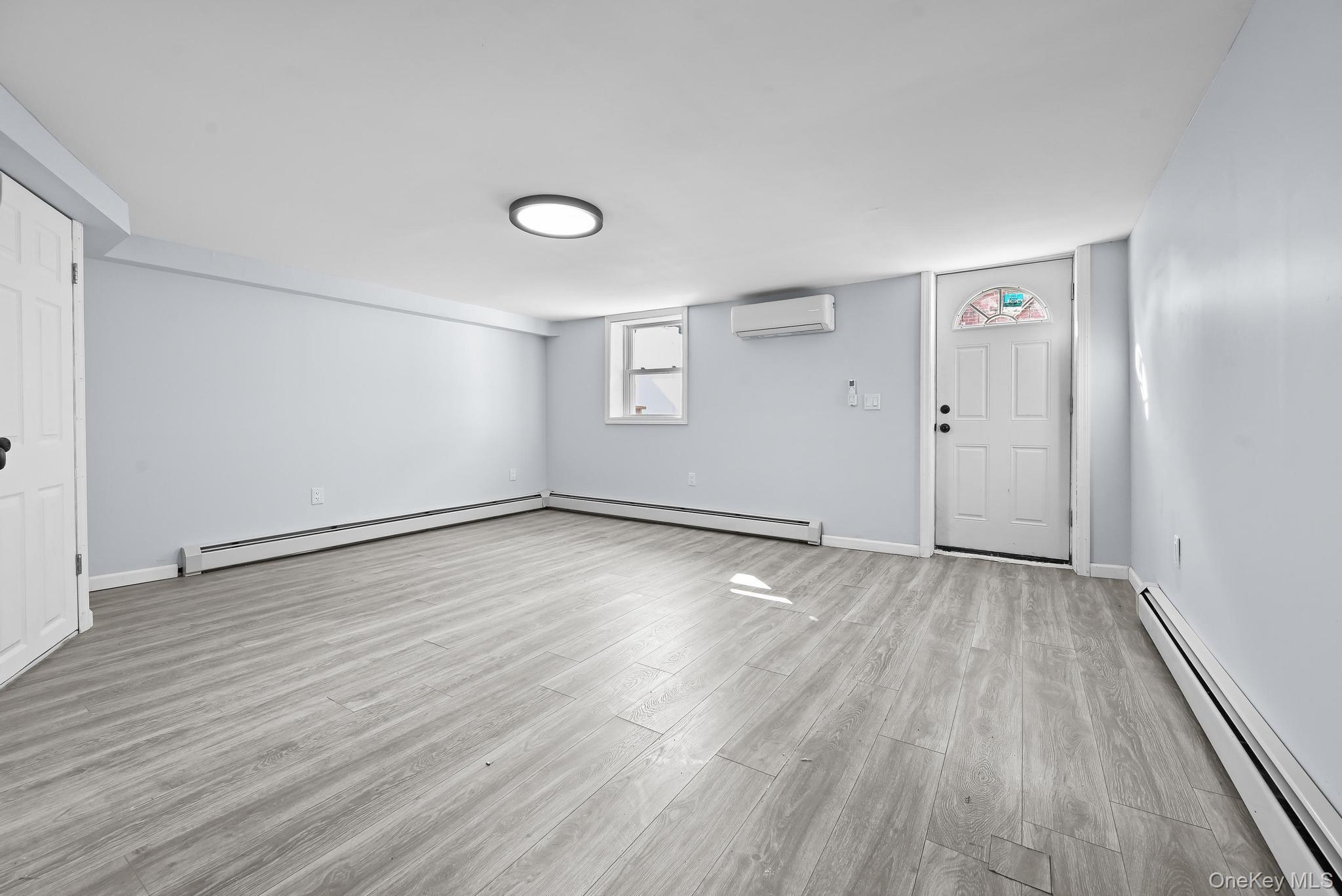 #18 photo, 90-04 24th Road, 뉴욕퀸즈 East Elmhurst , NY 11369