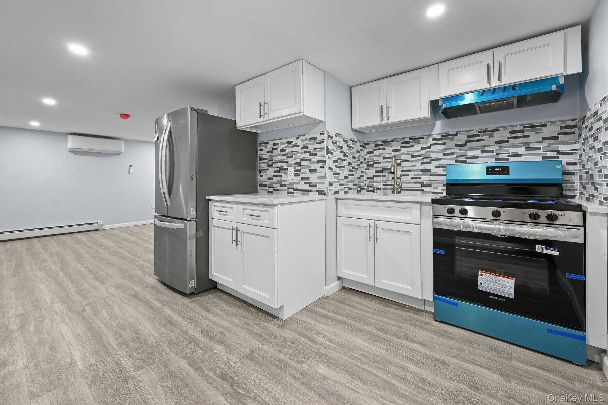 #8 photo, 90-04 24th Road, 뉴욕퀸즈 East Elmhurst , NY 11369