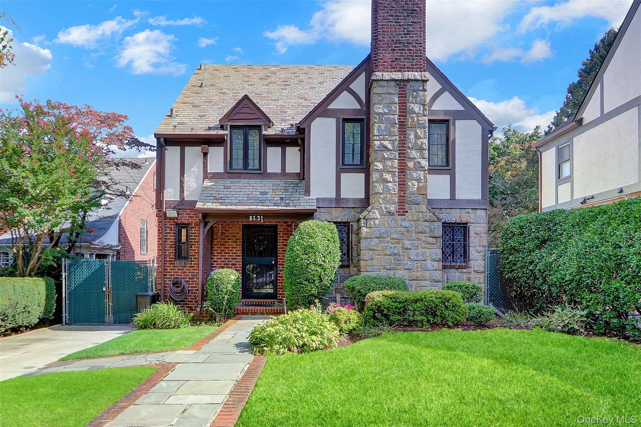 #1 photo, 85-31 Edgerton Boulevard, クイーンズ区 Jamaica Estates , NY 11432