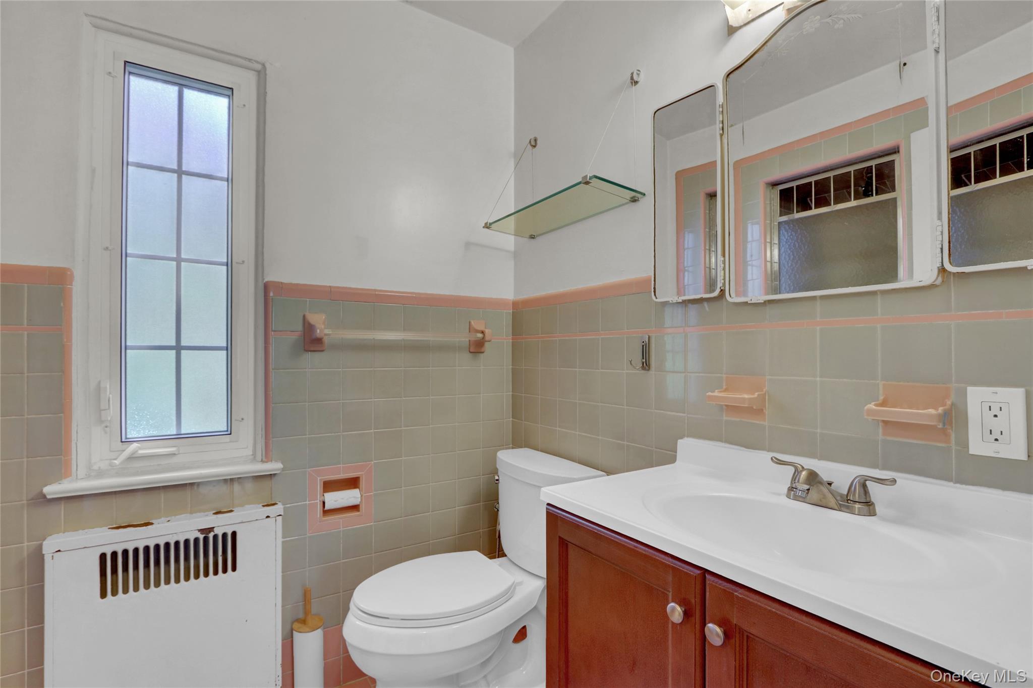 #11 photo, 85-31 Edgerton Boulevard, クイーンズ区 Jamaica Estates , NY 11432