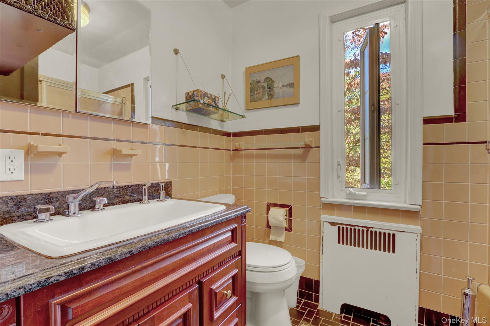 #12 photo, 85-31 Edgerton Boulevard, クイーンズ区 Jamaica Estates , NY 11432