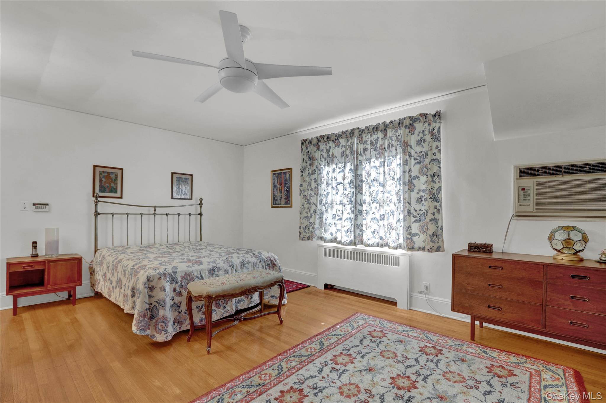 #13 photo, 85-31 Edgerton Boulevard, クイーンズ区 Jamaica Estates , NY 11432