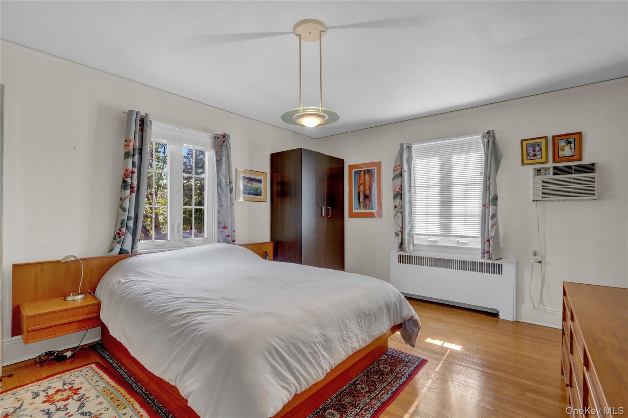 #15 photo, 85-31 Edgerton Boulevard, クイーンズ区 Jamaica Estates , NY 11432