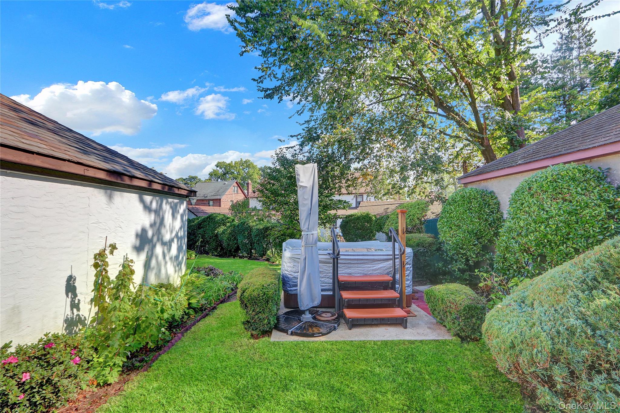 #20 photo, 85-31 Edgerton Boulevard, クイーンズ区 Jamaica Estates , NY 11432