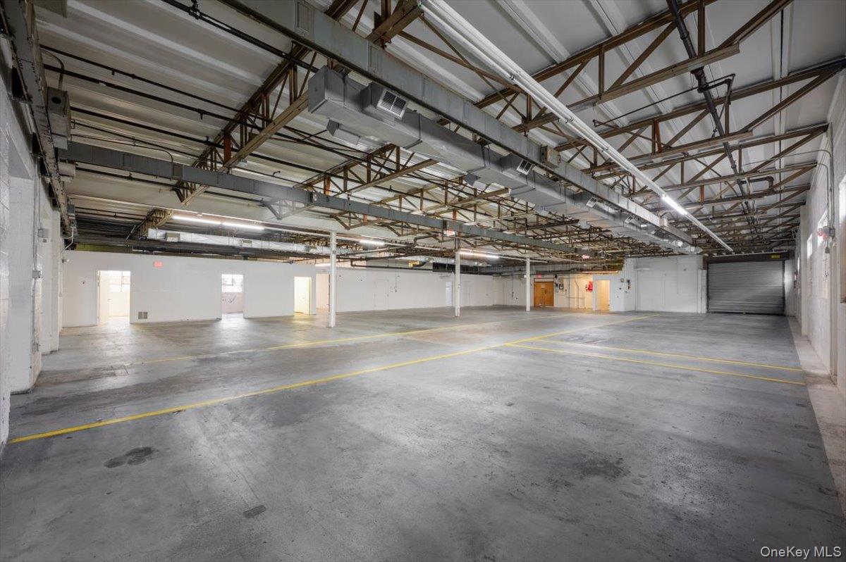 #10 photo, 36 Sylvester Street, ナッソー郡 Westbury , NY 11590