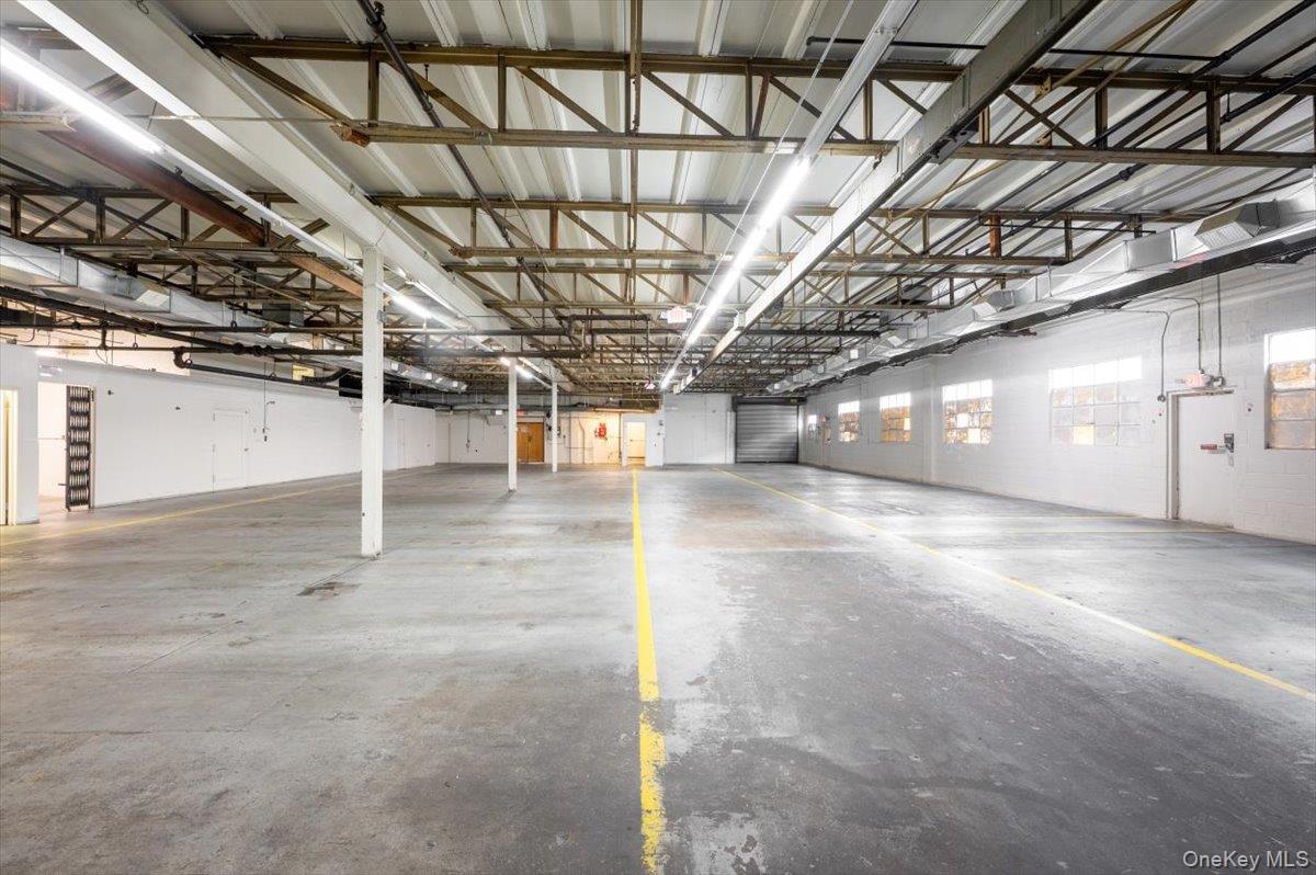 #12 photo, 36 Sylvester Street, ナッソー郡 Westbury , NY 11590