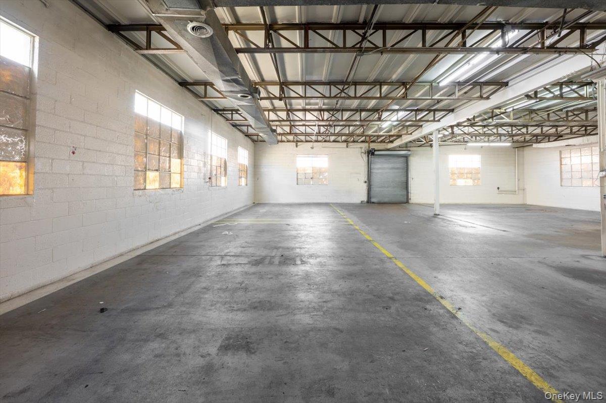 #16 photo, 36 Sylvester Street, ナッソー郡 Westbury , NY 11590