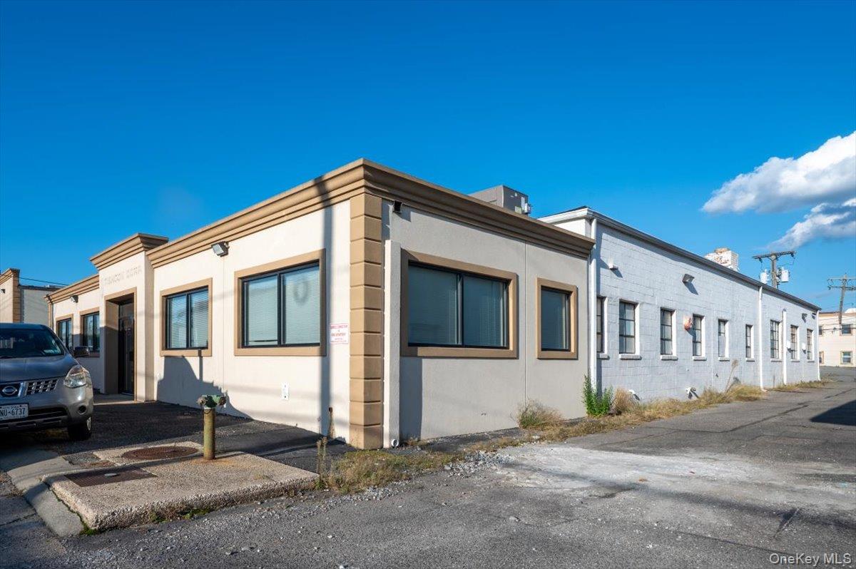 #3 photo, 36 Sylvester Street, ナッソー郡 Westbury , NY 11590