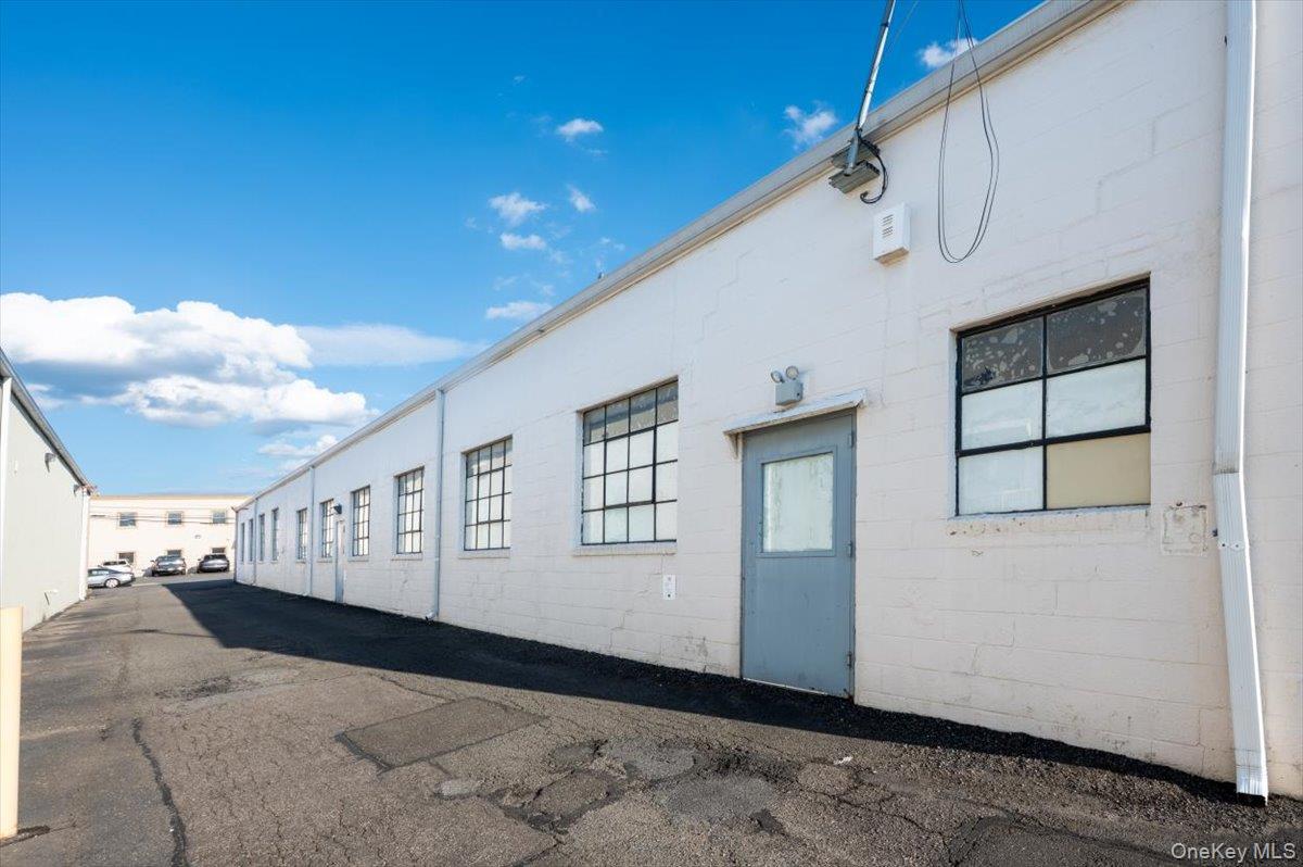 #4 photo, 36 Sylvester Street, ナッソー郡 Westbury , NY 11590