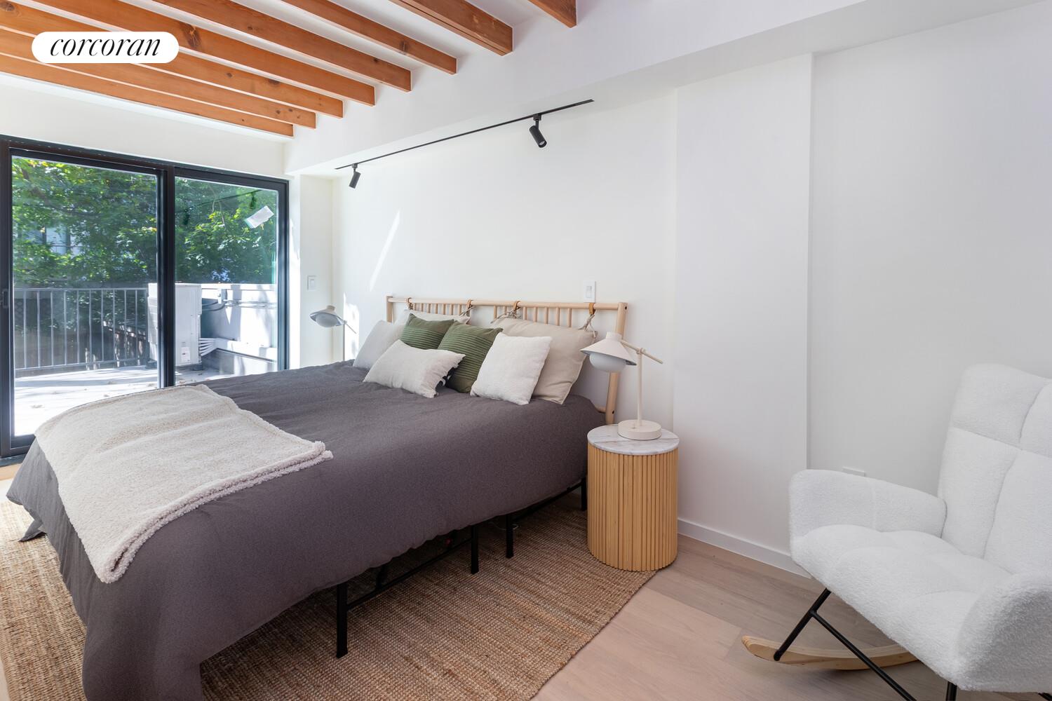 #5 photo, 974 BERGEN Street, ブルックリン区 Crown Heights , NY 11216