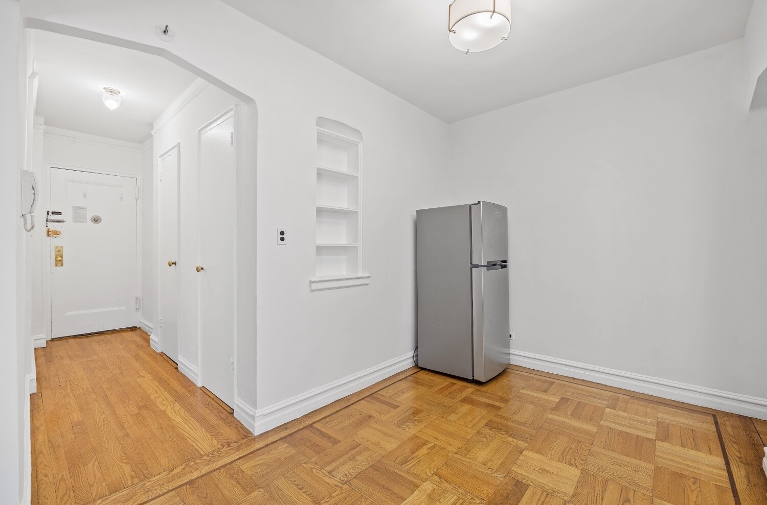 #19 photo, 860 GRAND CONCOURSE, Concourse Village , NY 10451