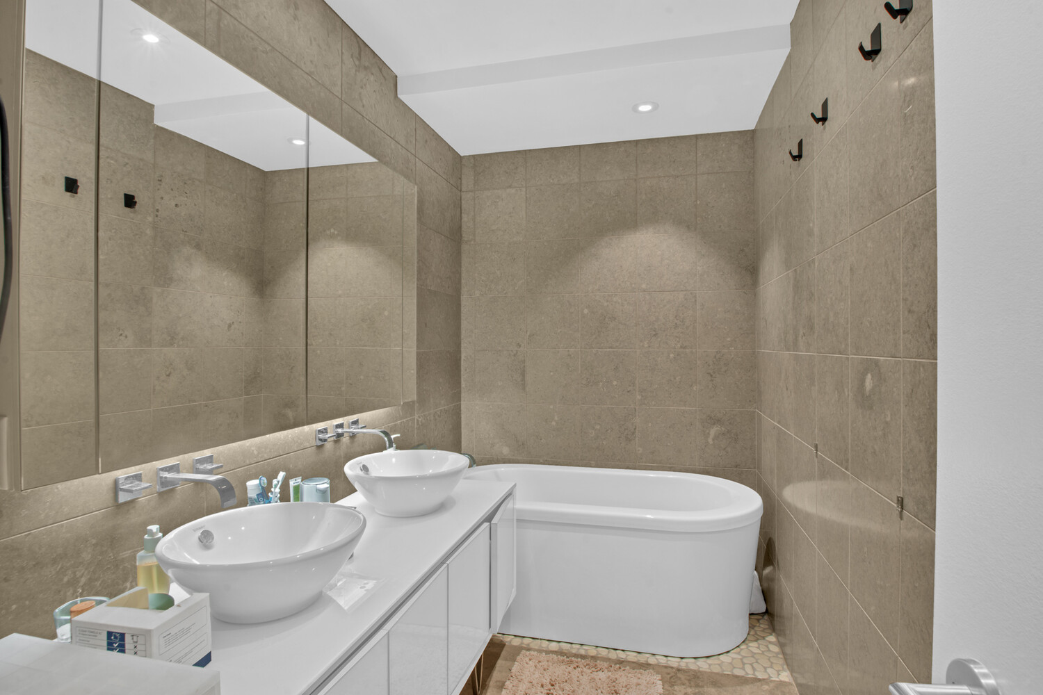 #11 photo, 247 W 46TH Street, Midtown , NY 10036