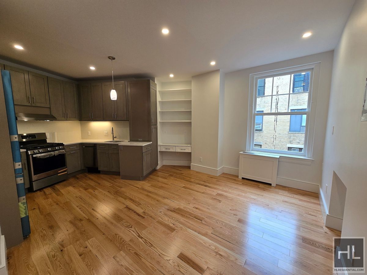 #1 photo, 380 Riverside Drive, Morningside Heights , NY 10025