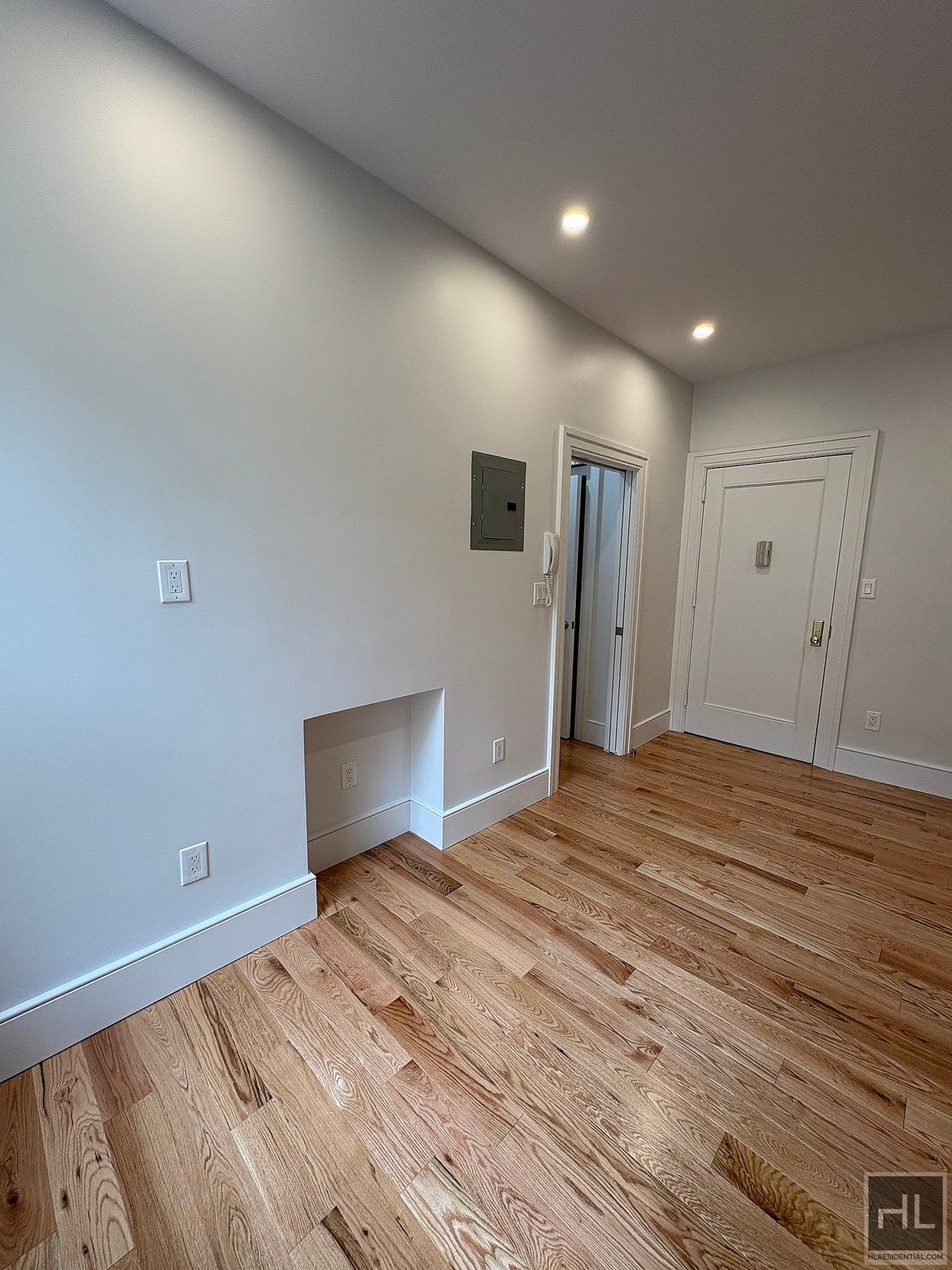 #3 photo, 380 Riverside Drive, Morningside Heights , NY 10025