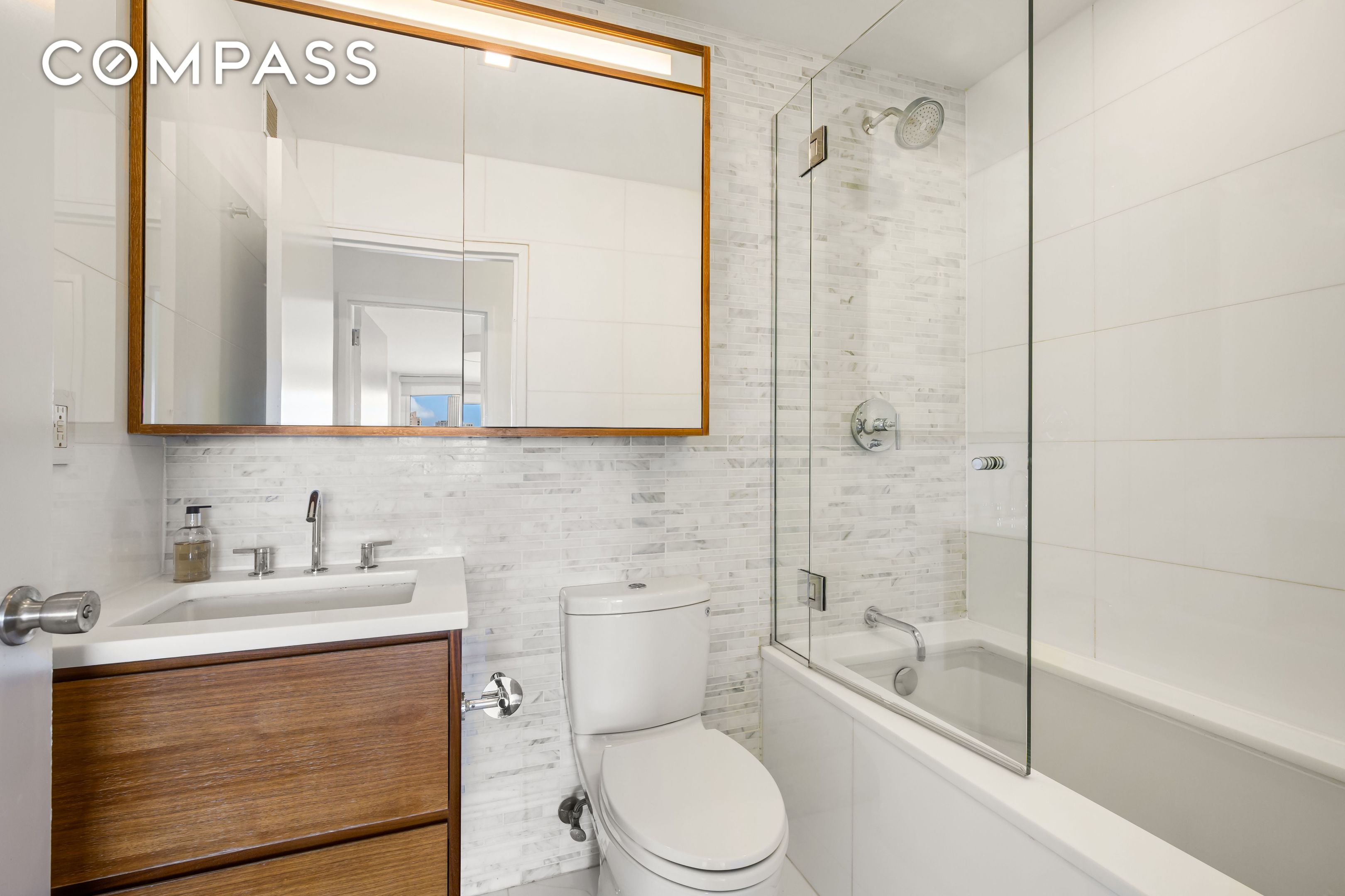 #7 photo, New York City, マンハッタン Hell's Kitchen , NY 10019