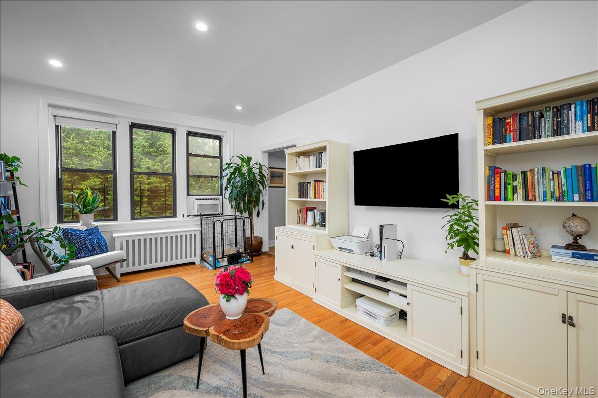 #1 photo, 11 Alden Road, Larchmont , NY 10538