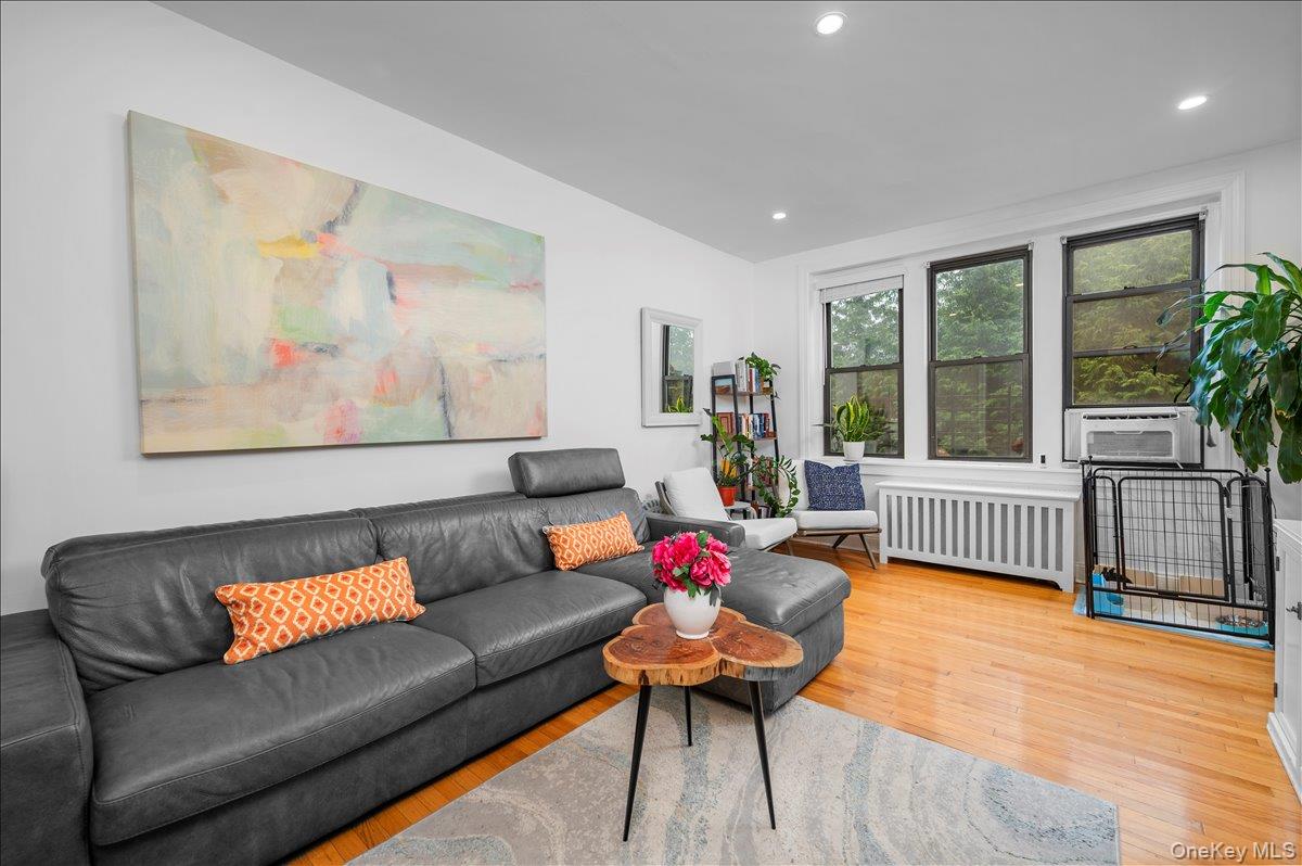 #7 photo, 11 Alden Road, Larchmont , NY 10538