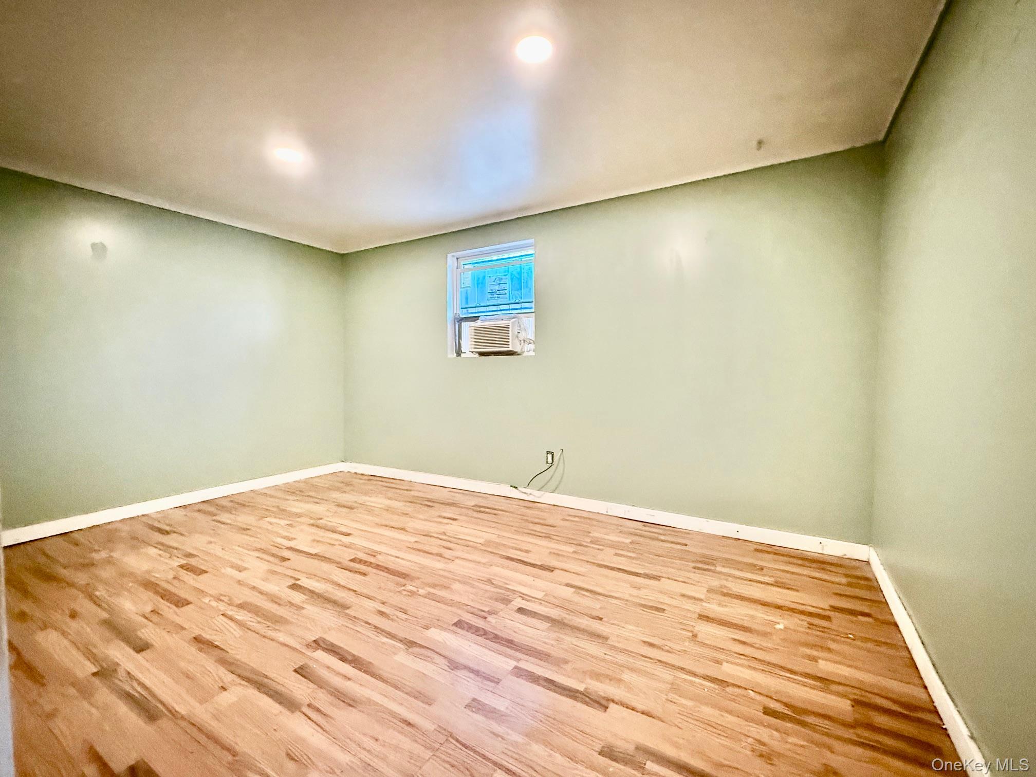 #11 photo, 993 Duncan Street, Bronx , NY 10469