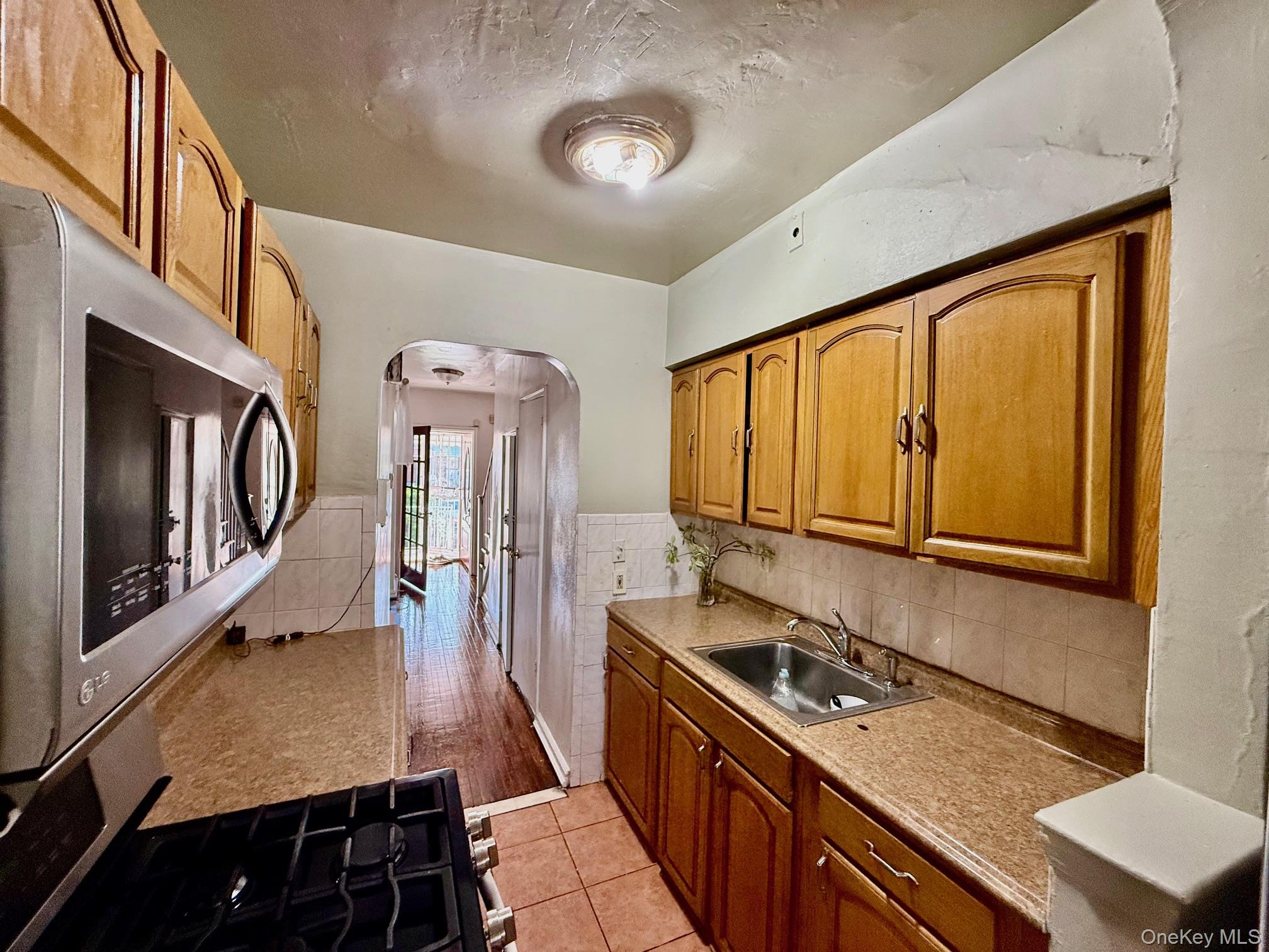 #13 photo, 993 Duncan Street, Bronx , NY 10469