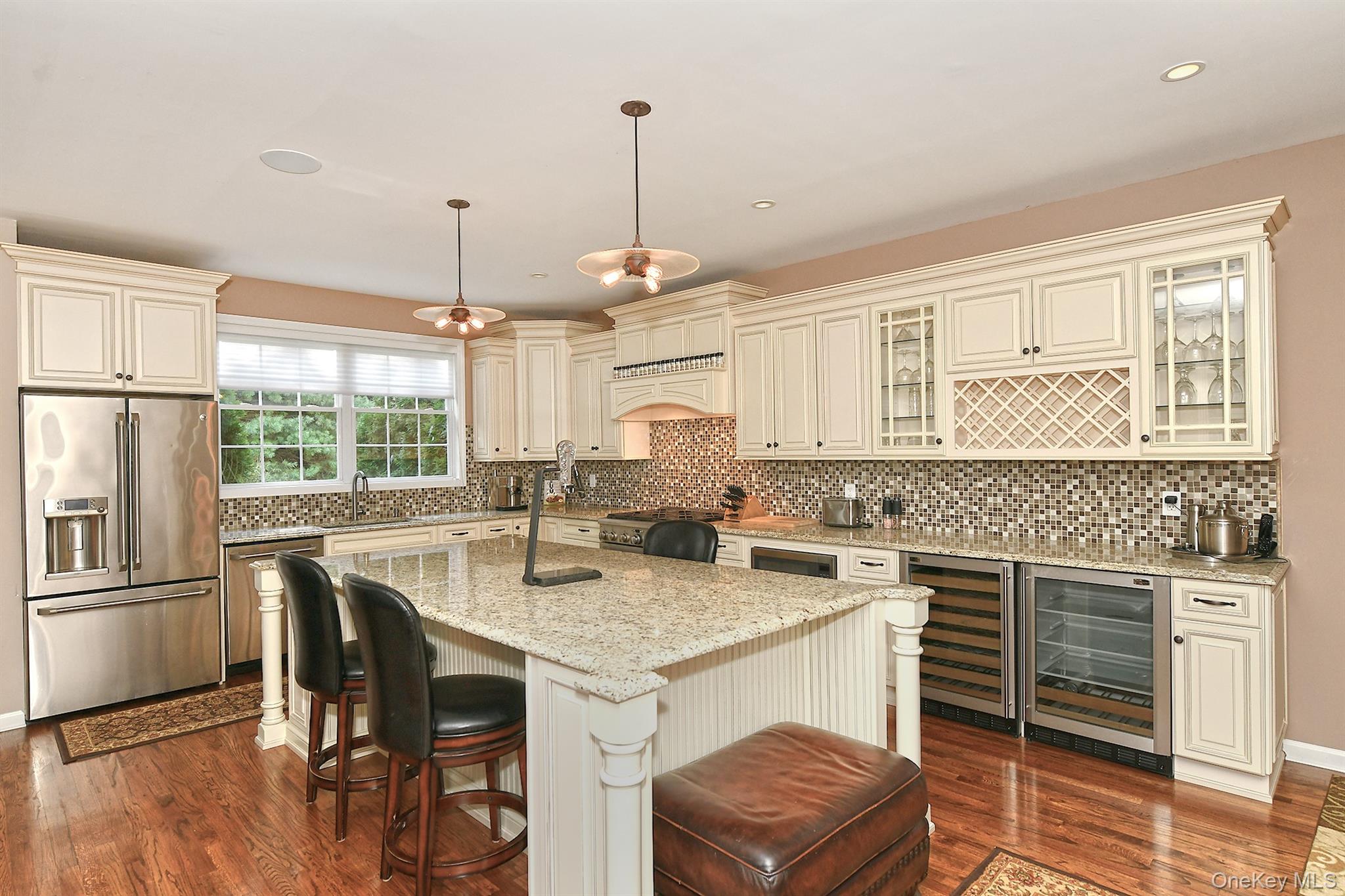 #10 photo, 11 Spring Court, Huntington , NY 11743