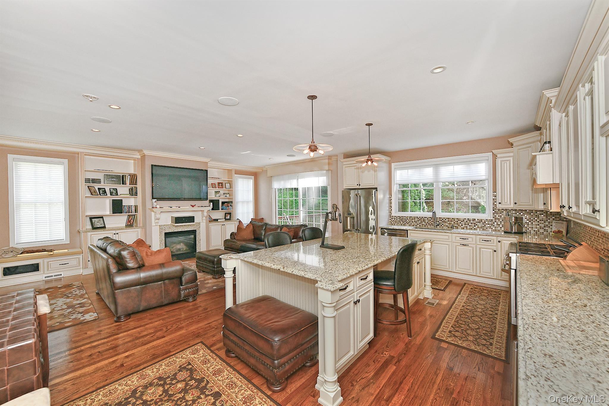 #12 photo, 11 Spring Court, Huntington , NY 11743